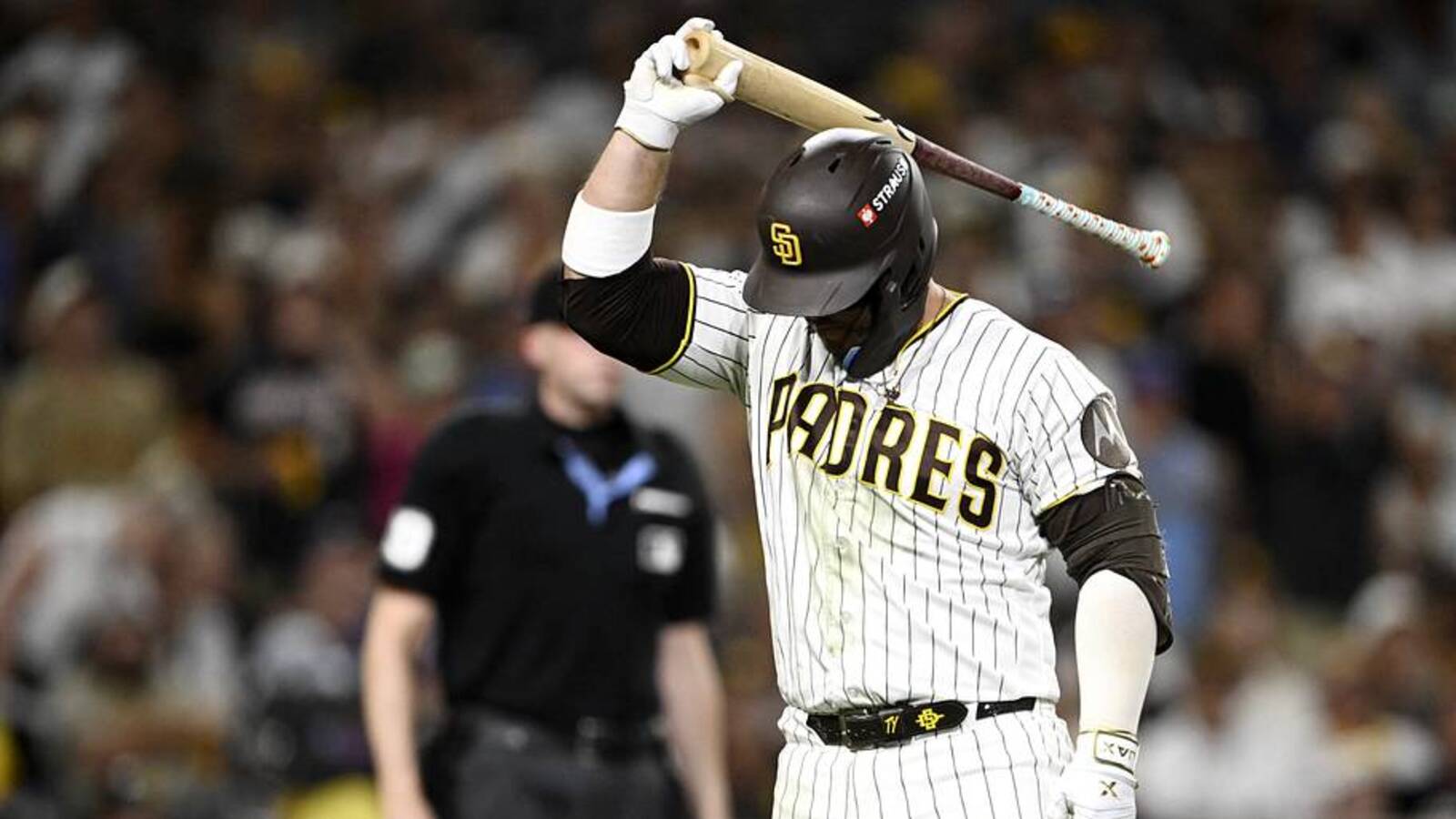 Padres Breakout Star Projected to Sign 3-Year, $49 Million Deal in Free Agency
