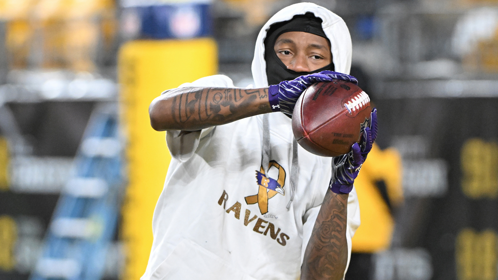 https://www.yardbarker.com/media/a/8/a894a4dbb00e9847725eeca6c27de8b0dd9d70ce/thumb_16x9/ravens-reporter-seems-confirm-major-zay-flowers.jpg