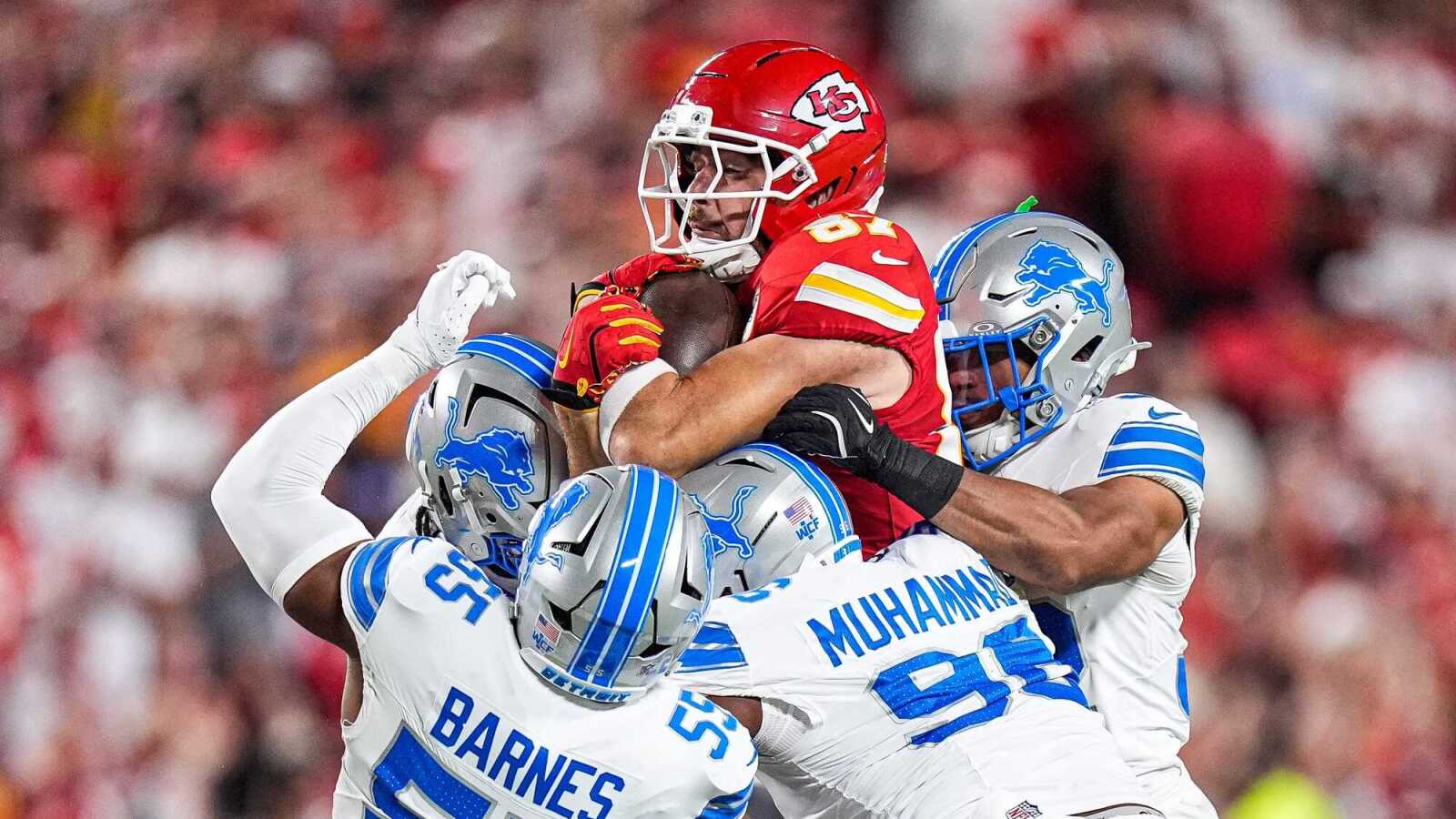 https://www.yardbarker.com/media/a/8/a8957846f23b47116091d9cdd1db39975f5d3818/thumb_16x9/multiple-100-catch-nfl-seasons-quiz.jpg?v=1