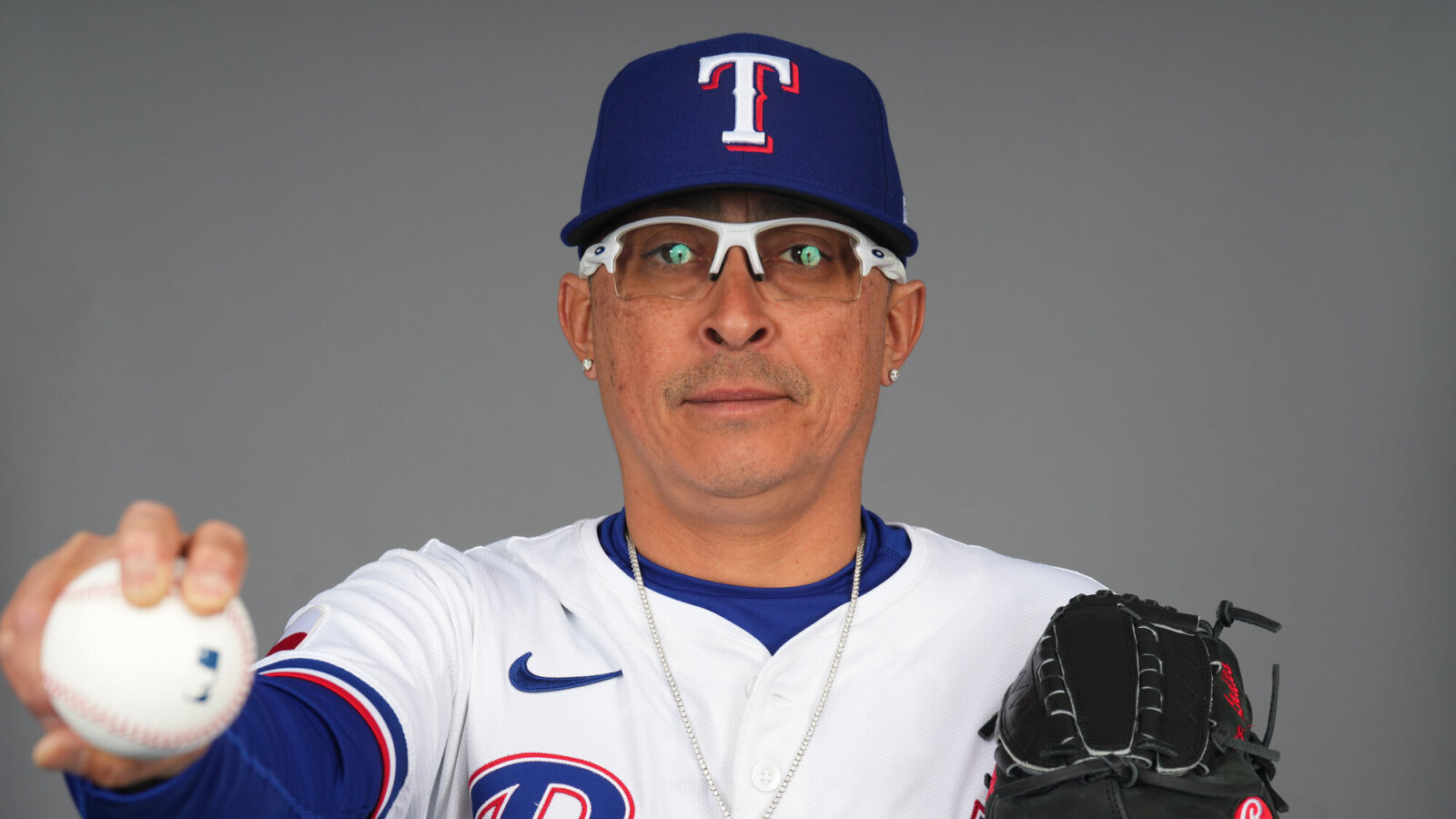 https://www.yardbarker.com/media/a/9/a90756df7fb28e2e063810a687cf562f588fb652/thumb_16x9/traded-player-mlb-history-announces-his-retirement.jpg?v=1