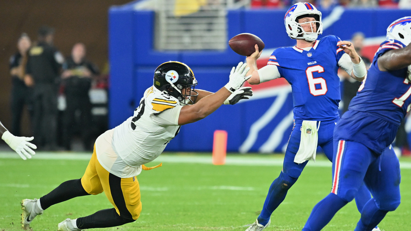 Chris Hoke Identifies Steelers' Steal Who Became Impossible To Ignore