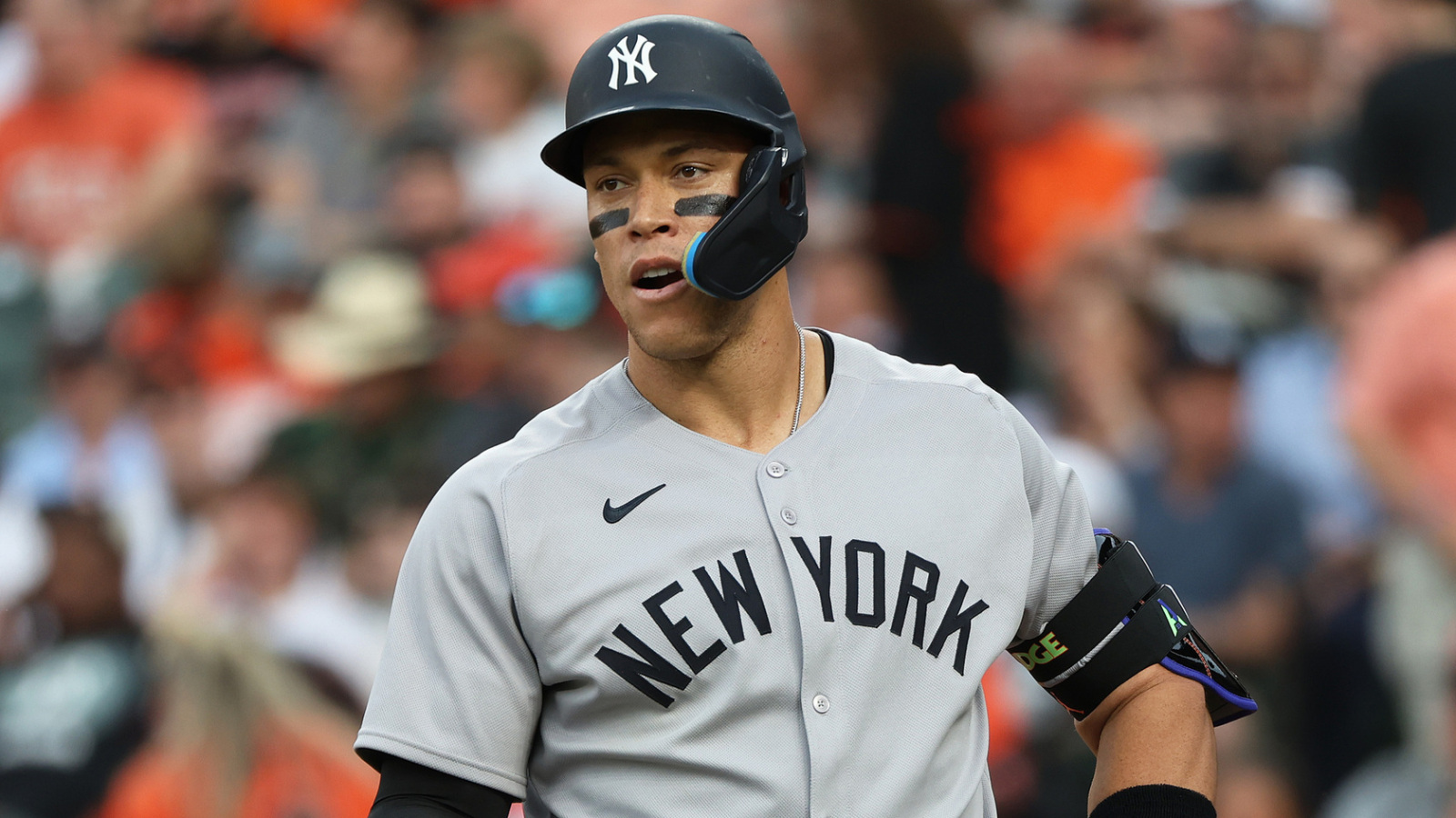 https://www.yardbarker.com/media/a/9/a91cba497b6bc563107cf3f724edd54b0ac5d2ba/thumb_16x9/yankees-aaron-judge-on-pace-even-history.jpg?v=1