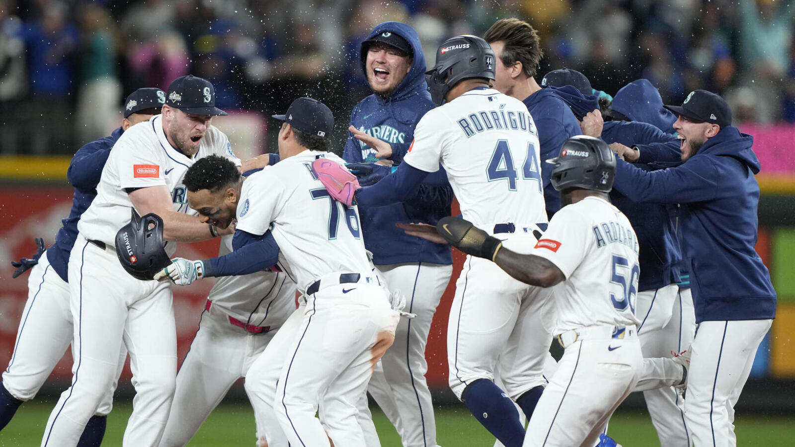 https://www.yardbarker.com/media/a/9/a92666ba3c5bd8fa7b253a757a200aac866f3be7/thumb_16x9/mlb-playoff-takeaways-mariners-outlast-tigers.jpg?v=1