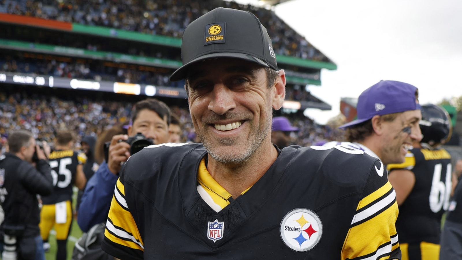 https://www.yardbarker.com/media/a/9/a9280cf85d1f75c66e32e0884c83fe3db1b3fd21/thumb_16x9/rodgers-providing-steelers-exactly-theyve-missing.jpg?v=2