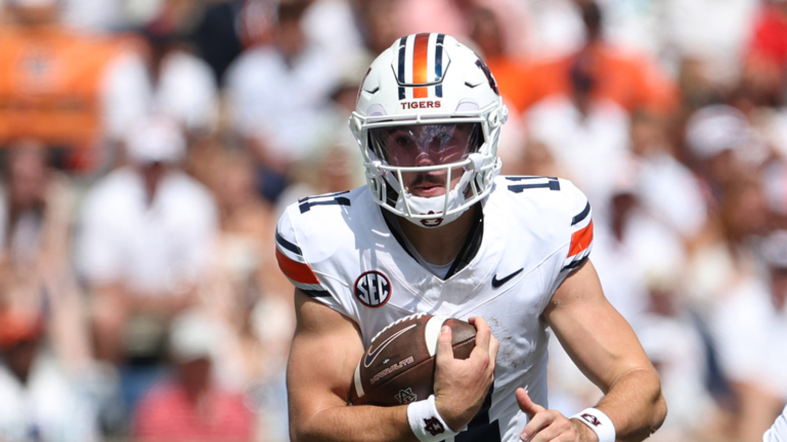 https://www.yardbarker.com/media/a/9/a947c9b3a21627f2561cdbecd8df4409c82c9646/thumb_16x9/auburn-qb-arnolds-return-oklahoma-downplayed.jpg?v=1
