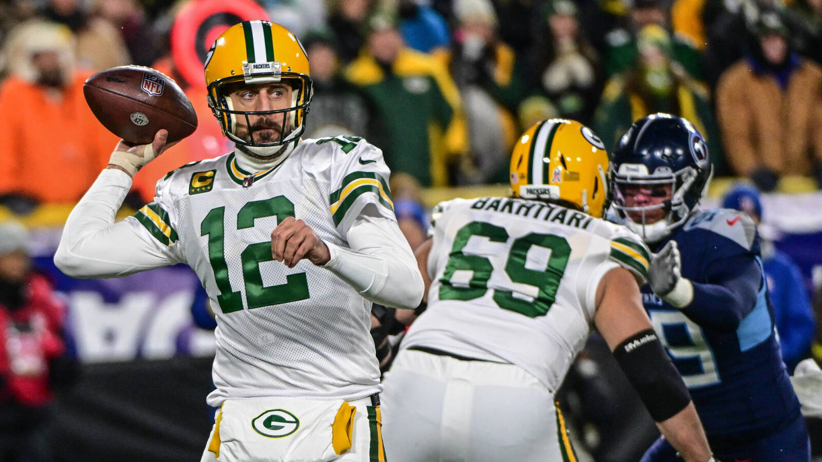 Packers QB Aaron Rodgers basically confirms that his thumb is broken - Vimarsana News