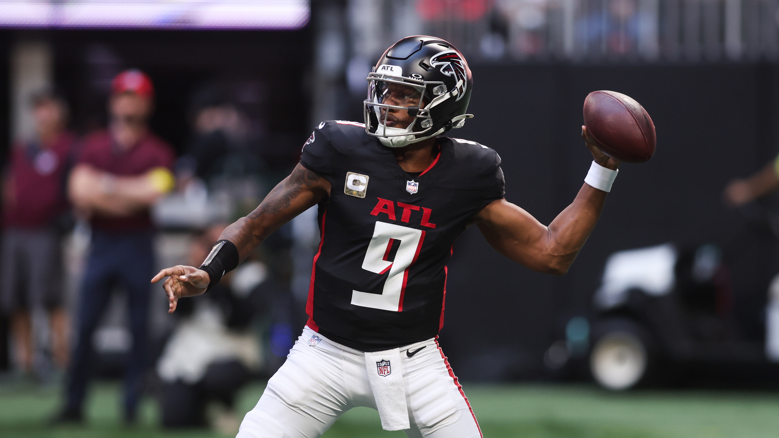 https://www.yardbarker.com/media/a/9/a96b06efe2cfc5a16304f0cb2ee479c307f4b1c4/thumb_16x9/falcons-favorite-mind-tua-tagovailoa-michael.jpg