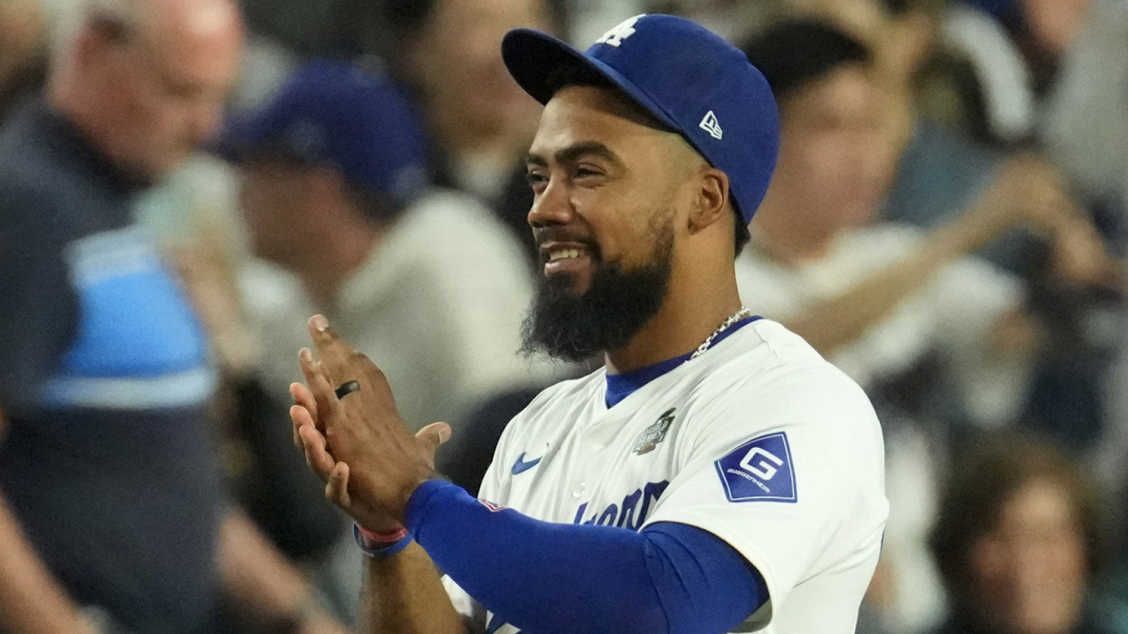 Dave Roberts' Candid Revelation: Why Teoscar Hernandez Is Out! - aurx13k