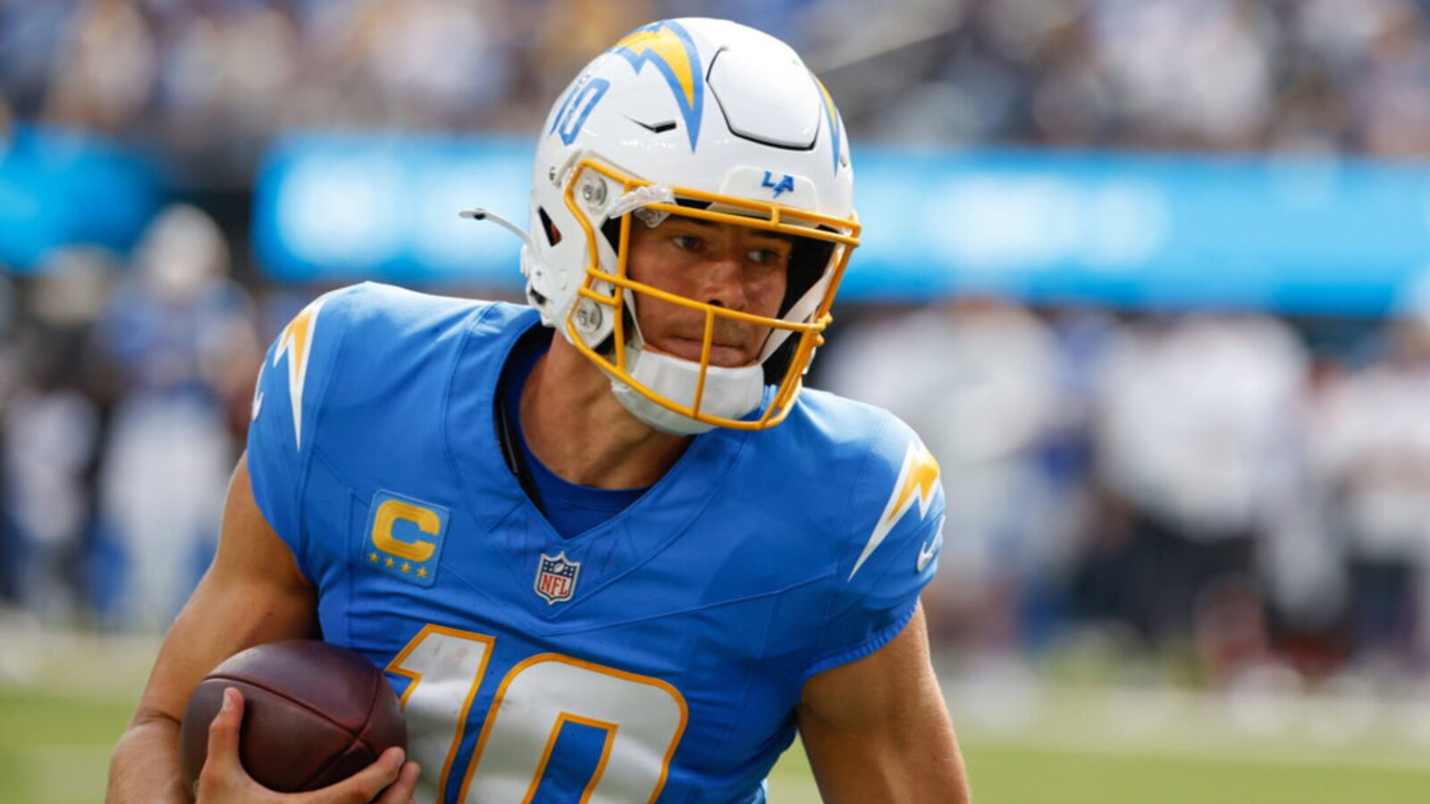 ‘Justin Doesn’t Look Comfortable’: NFL Legend Calls Out Chargers QB for Costly Errors Amid Offense’s Struggles