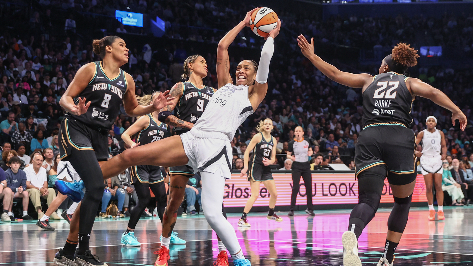 https://www.yardbarker.com/media/a/9/a9faa036535cf9661f14bdafa64e9449fd288ace/thumb_16x9/watch-aces-aja-wilson-sets-tone-strong-start-vs.jpg