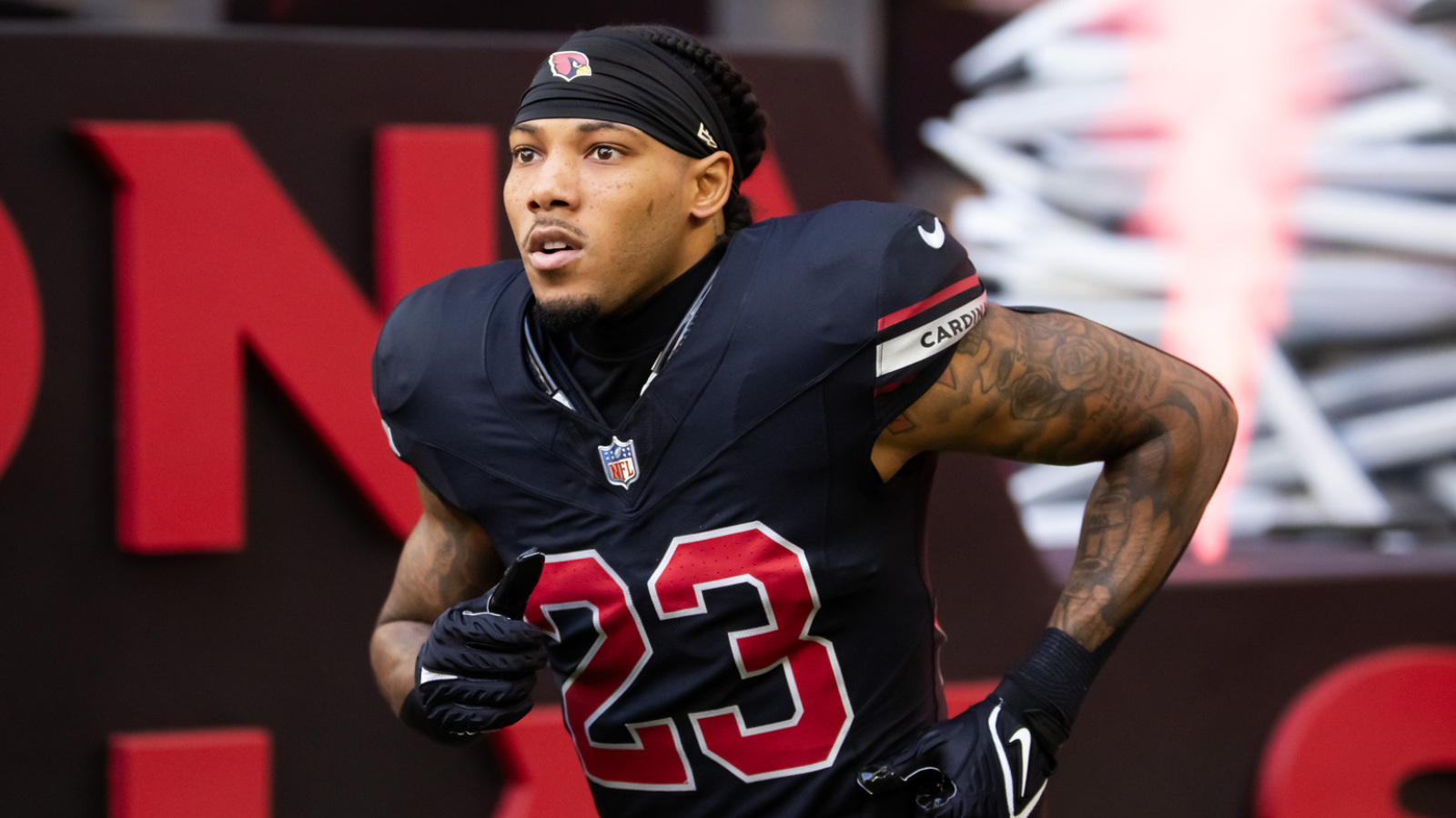 https://www.yardbarker.com/media/a/a/aa2f1bfc453c566af3604fd1883f9c51b319ac8e/thumb_16x9/cardinals-defensive-starters-season-ends-before.jpg?v=1