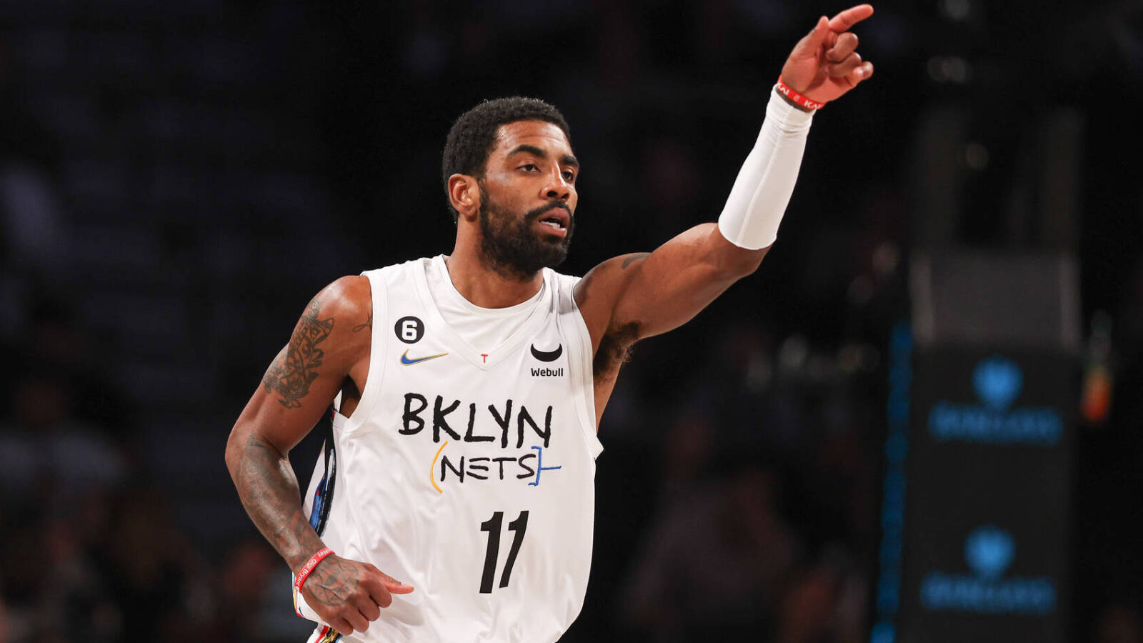 Watch: Kyrie Irving #39 s buzzer beater lifts Nets over Raptors Yardbarker