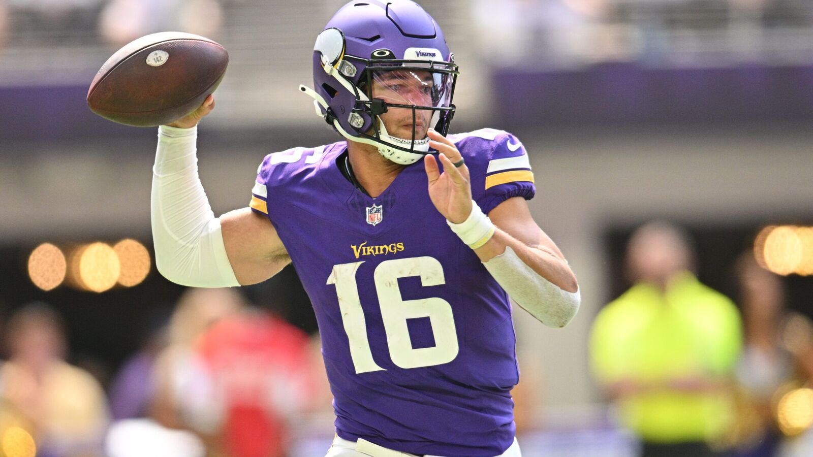 Surprise Minnesota Vikings Cut Jaren Hall, Sign New QB Yardbarker