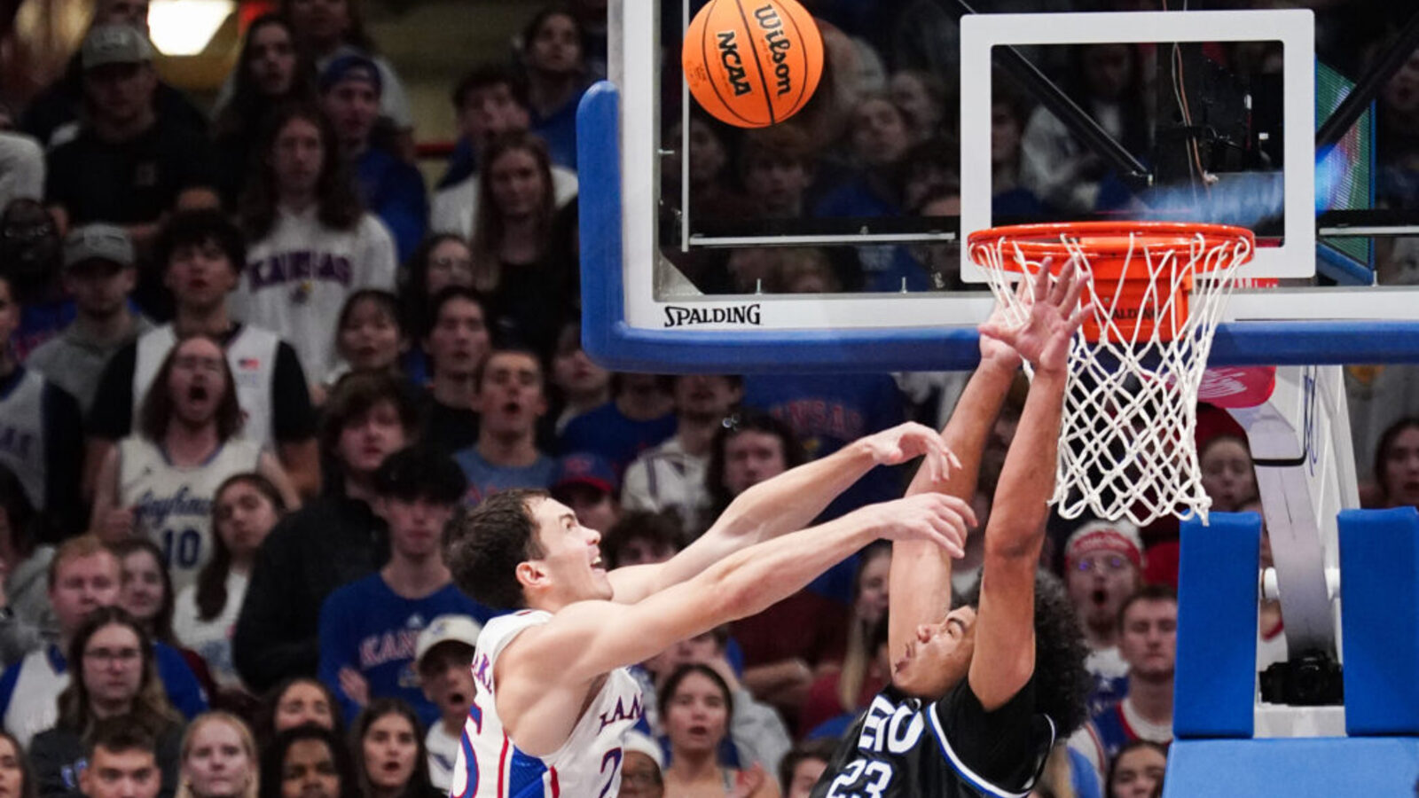 How to watch Kansas vs UConn via free live streaming today NCAA