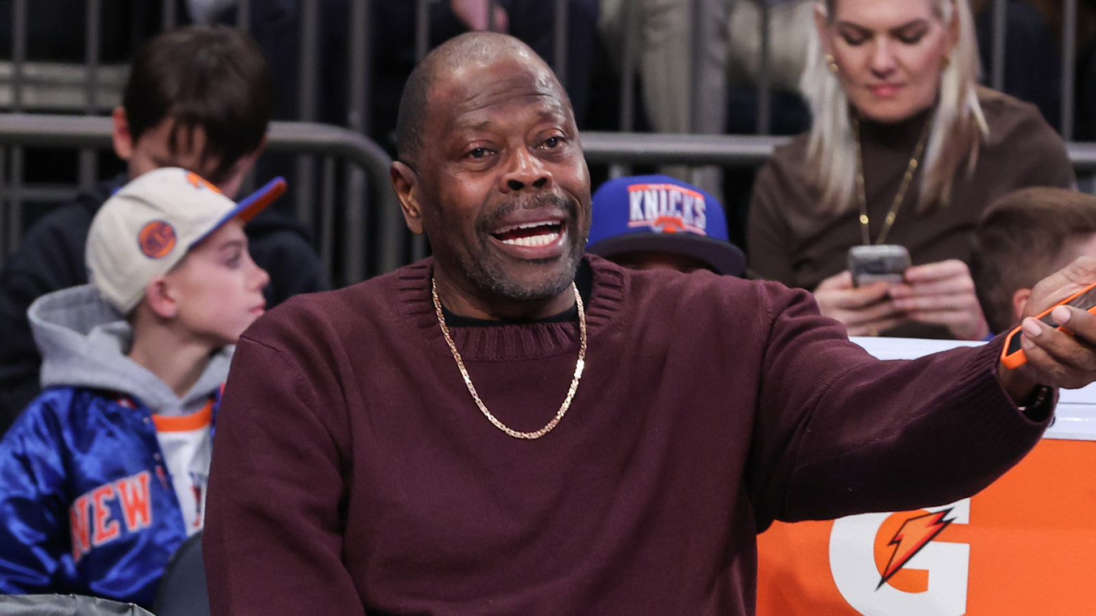 https://www.yardbarker.com/media/a/a/aaf7f30540c40e7d546a7d0da70367379387ec94/thumb_16x9/patrick-ewing-gives-knicks-advice-ecf-matchup.jpg?v=1
