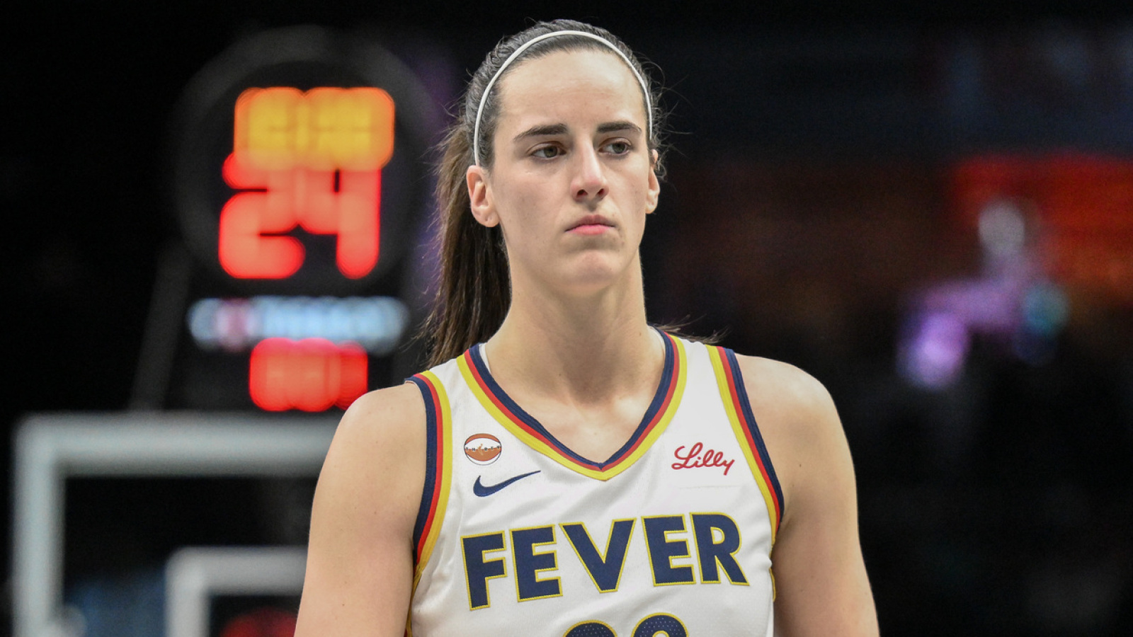 https://www.yardbarker.com/media/a/b/ab195335c4215219406c0b31df85b08054127d5f/thumb_16x9/clarks-three-point-shooting-woes-season-opener.jpg?v=1
