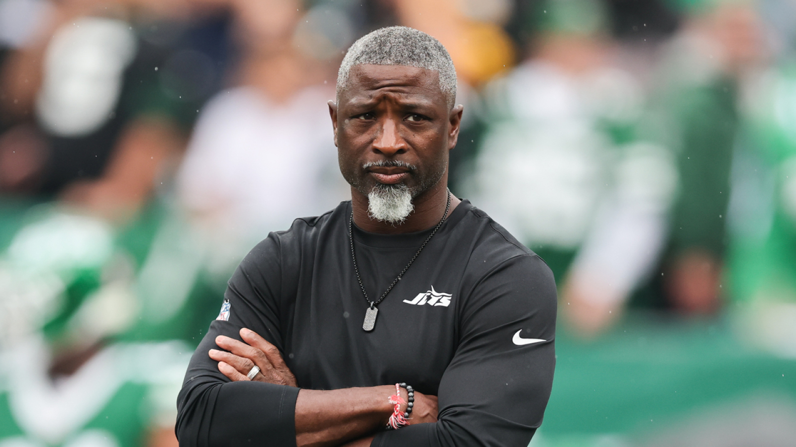 https://www.yardbarker.com/media/a/b/ab25bcee0d91cdec362f7a2572ab70acff6a89cb/thumb_16x9/report-suggests-mougey-glenn-were-split-on-aaron.jpg?v=1