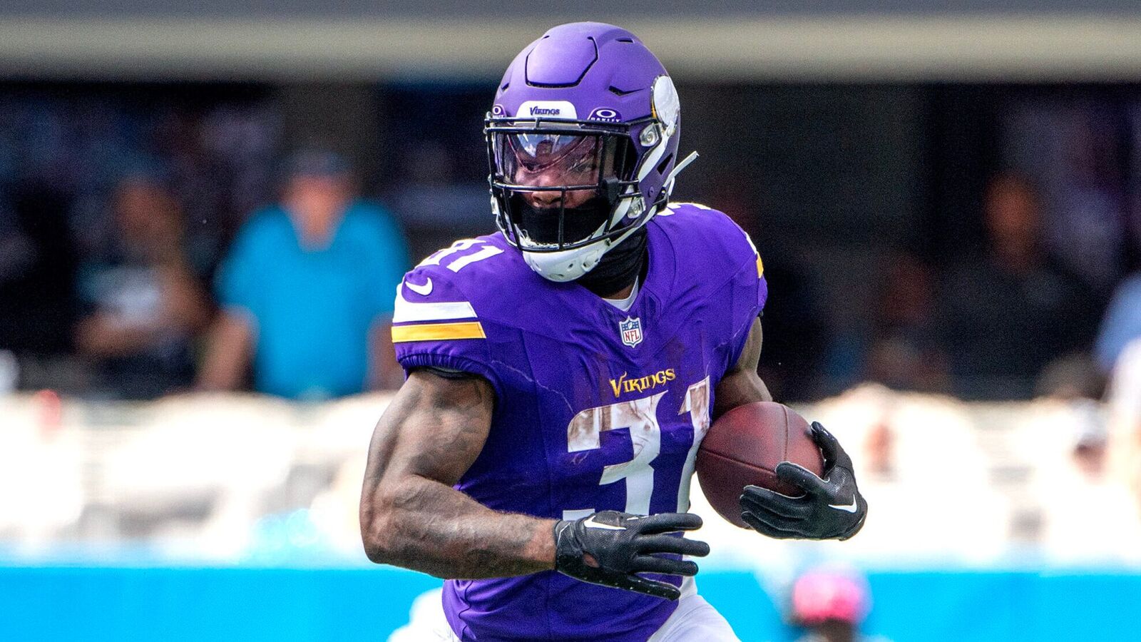 Familiar Running Back in Line to Start for Texans vs Minnesota Vikings