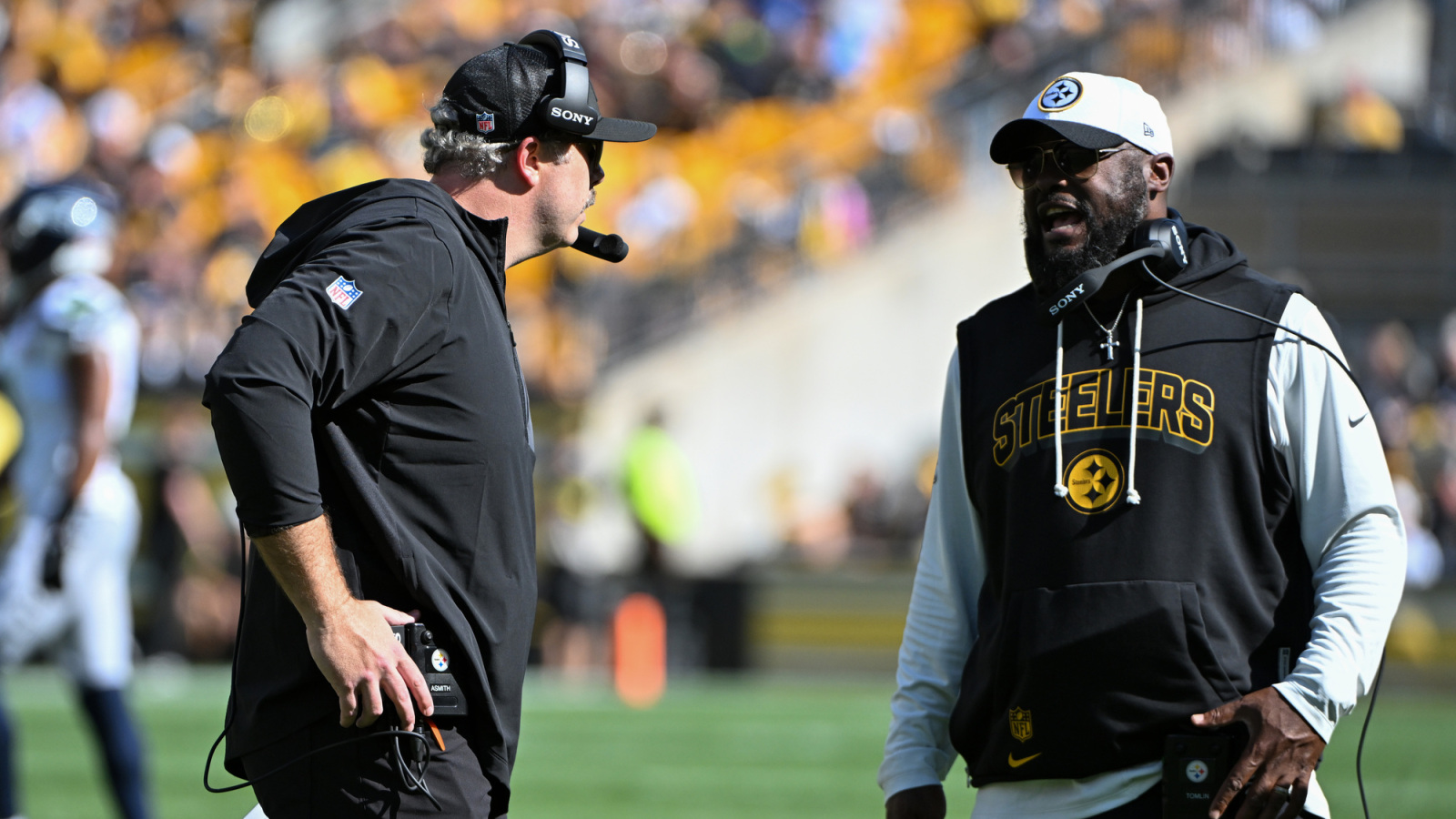 https://www.yardbarker.com/media/a/b/ab7be0a675f3987f879ff5540e04dc5907329339/thumb_16x9/arthur-smith-opens-mike-tomlin-leaving-steelers.jpg?v=1
