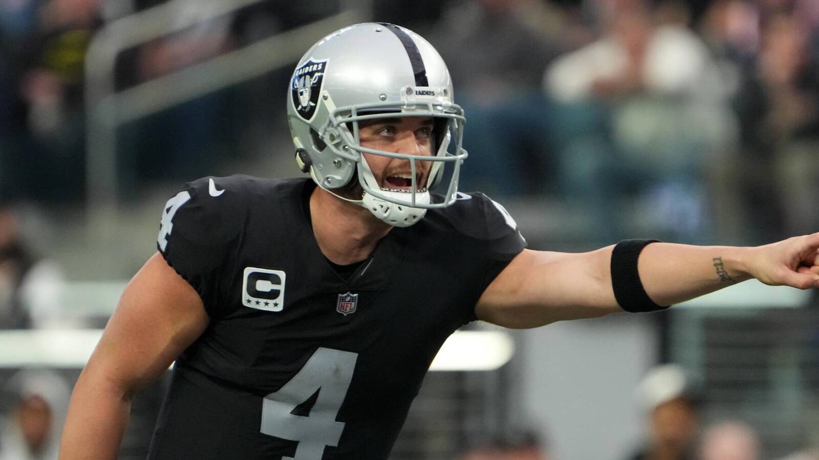 QB Derek Carr highlights potential cuts for Raiders - Vimarsana News