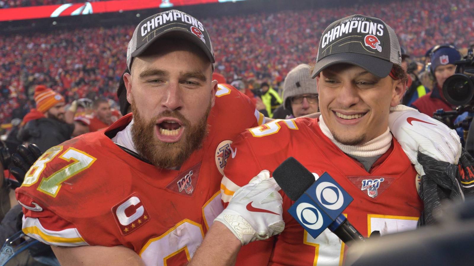 Patrick Mahomes Joins Analyst in Roasting Travis Kelce's Game Day