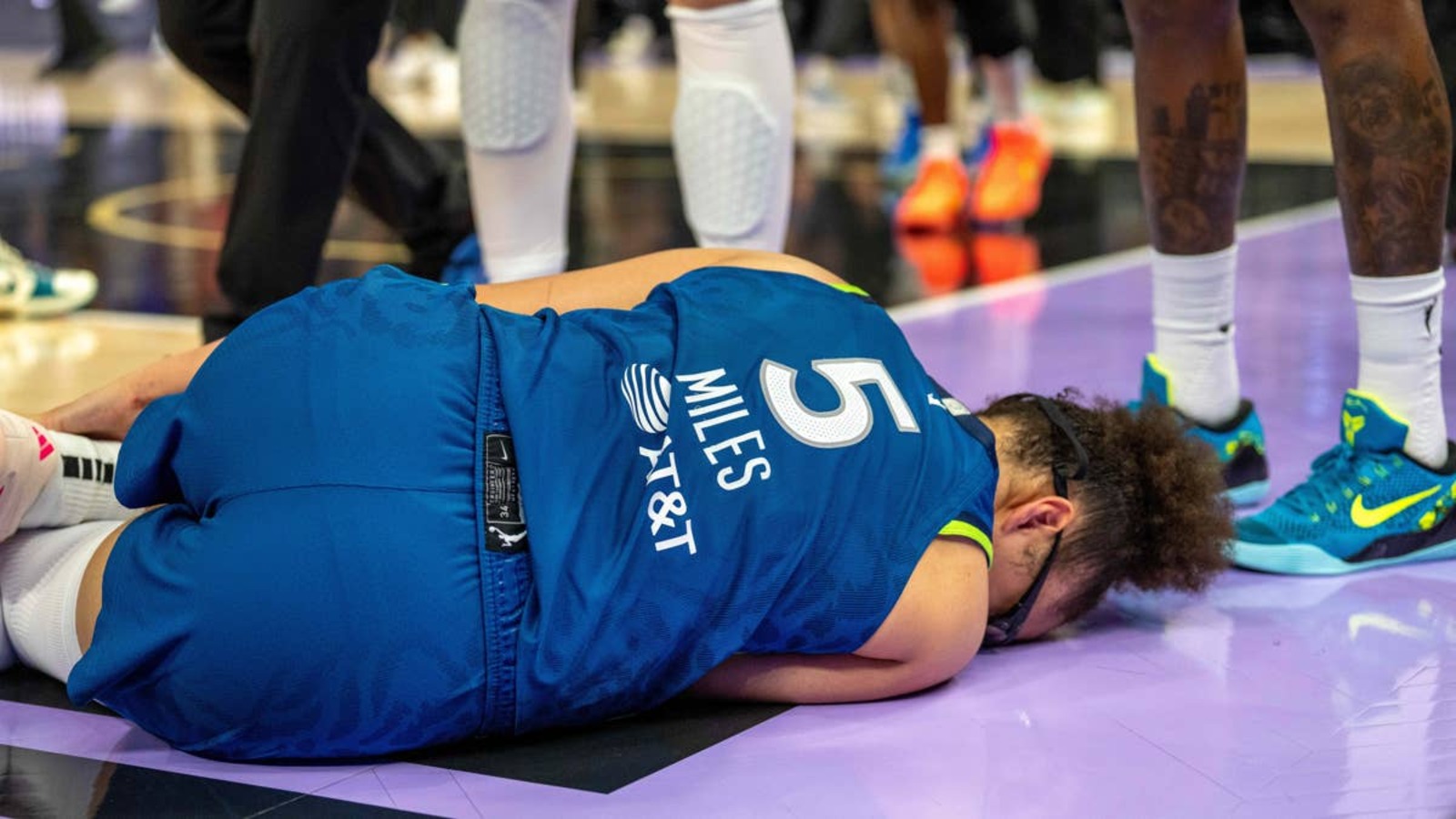 Lynx beat second-place Valkyries, but Olivia Miles leaves game with ankle injury