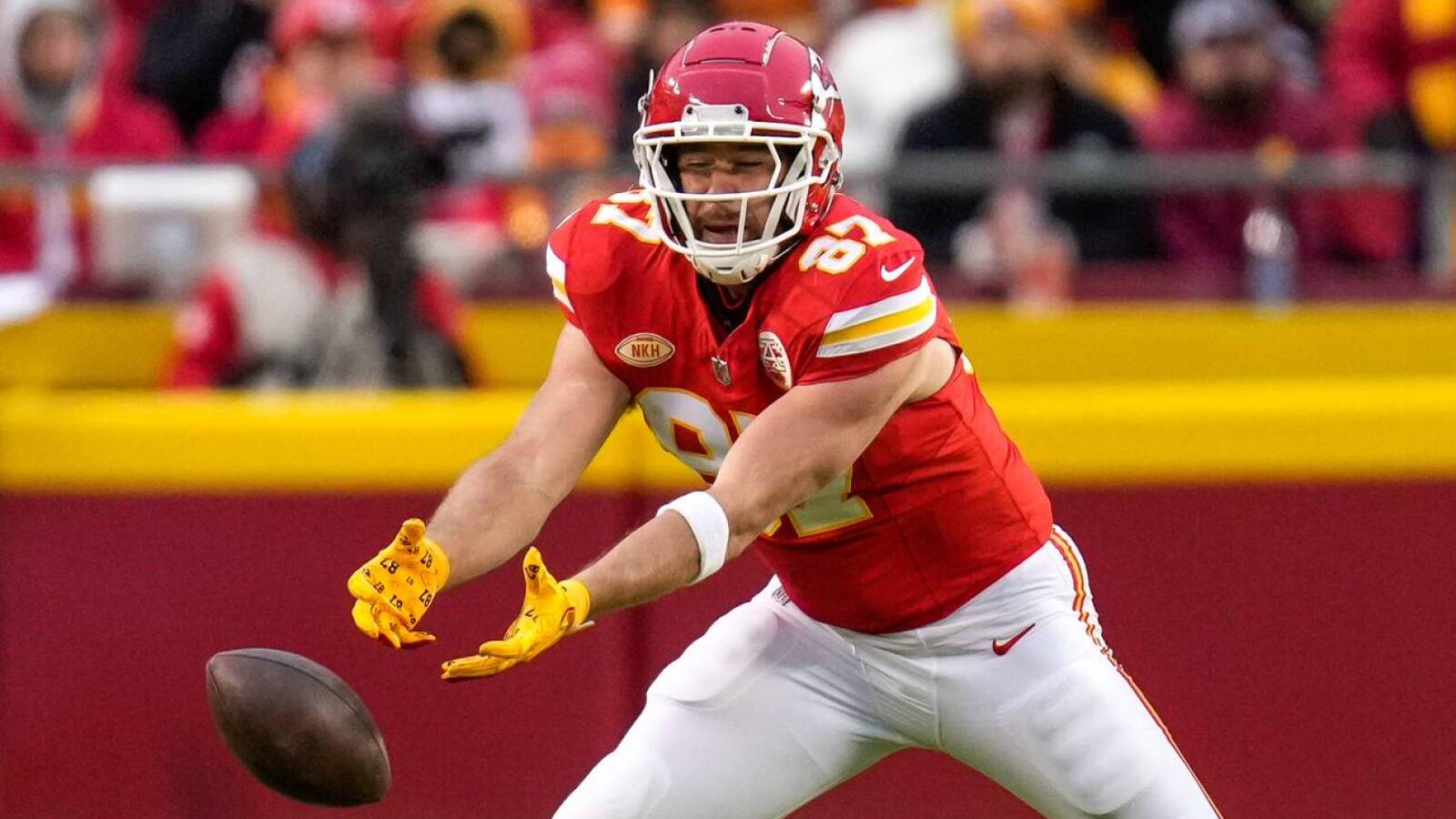 Chiefs media predicts brutal future for Travis Kelce Yardbarker