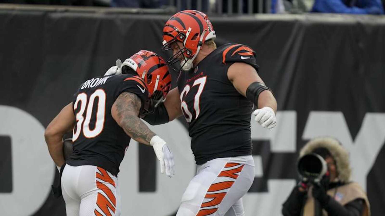 Cincinnati Bengals Restructured Contract of Veteran Guard Cordell Volson