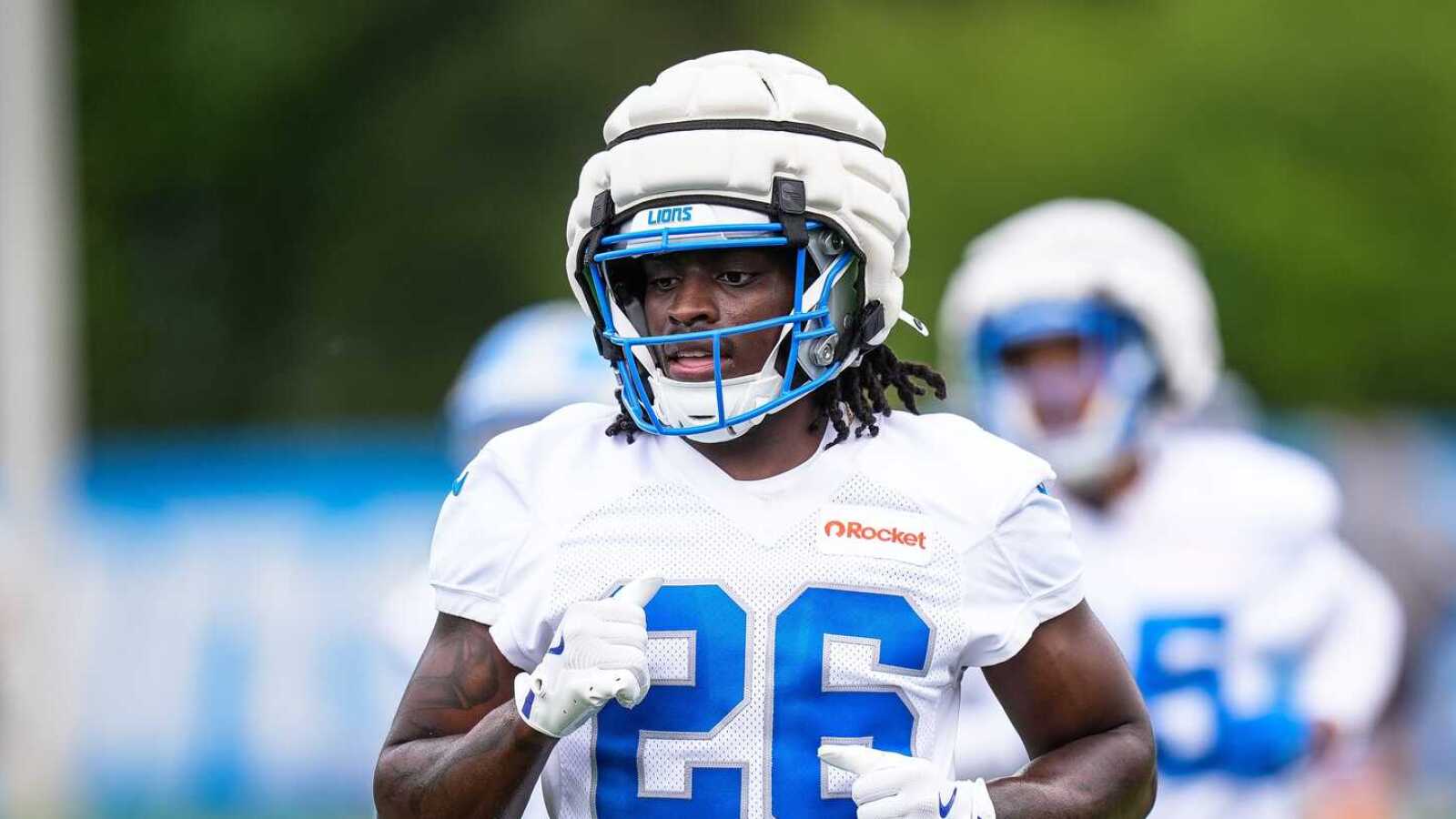 https://www.yardbarker.com/media/a/d/ad10b45b1b9f2df7f66d5c1bda88fdb7ec4cb56f/thumb_16x9/lions-morice-norris-shares-update-his-scary-head.jpg?v=1