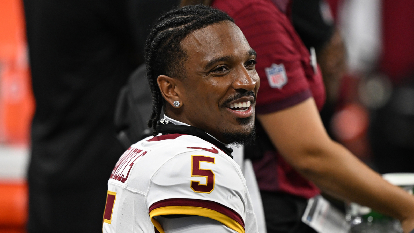 https://www.yardbarker.com/media/a/d/ad3675884a1a88ef6c46153f74f6976bbc6d308c/thumb_16x9/nfl-rookie-qb-passing-leaders-quiz.jpg?v=2