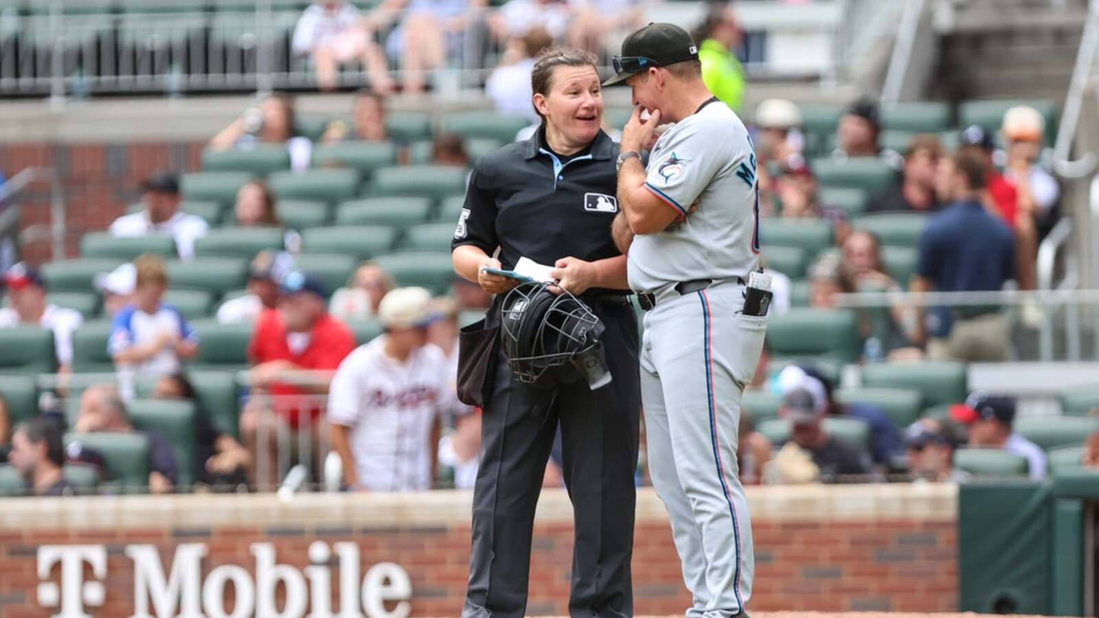 https://www.yardbarker.com/media/a/d/ad3d907062d1ec0e691c1c428ec5a3361f03aacb/thumb_16x9/umpire-jen-pawol-earns-praise-her-day-behind-plate.jpg