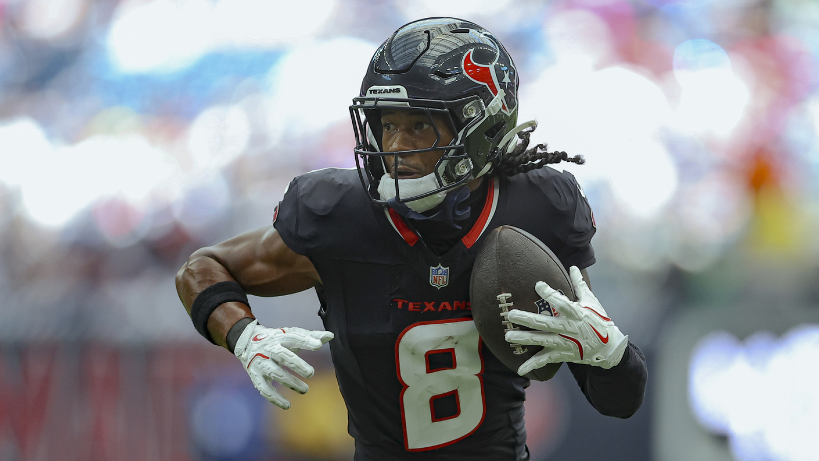 https://www.yardbarker.com/media/a/d/ad4ae8d719b471967686af3629f703c9d2cb0bec/thumb_16x9/texans-trade-wr-john-metchie-iii-eagles-exchange.jpg?v=1
