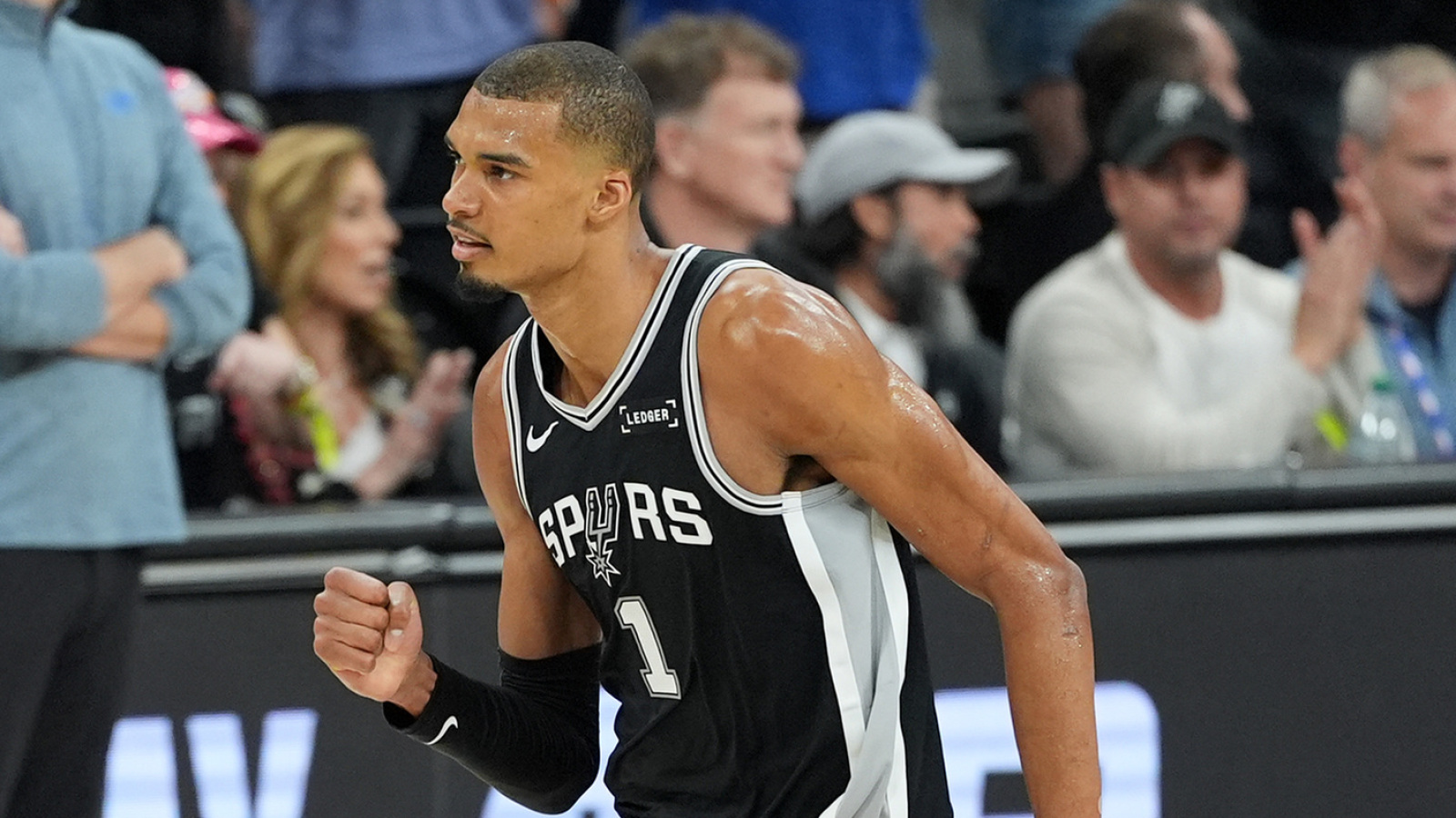 https://www.yardbarker.com/media/a/d/ad7bddd6e7bc7b7a7abd10ee00c0c0f6e09699f1/thumb_16x9/spurs-force-game-7-dominant-third-quarter-against.jpg?v=1