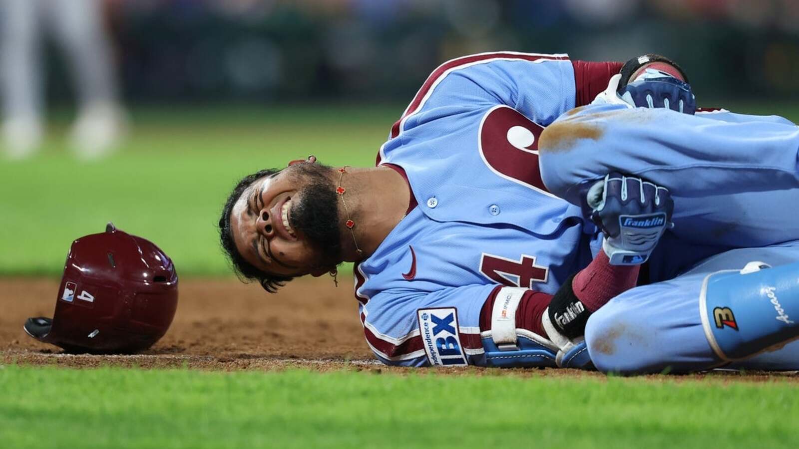 Phillies 2B Luis Arraez exits vs. Brewers with sprained ankle