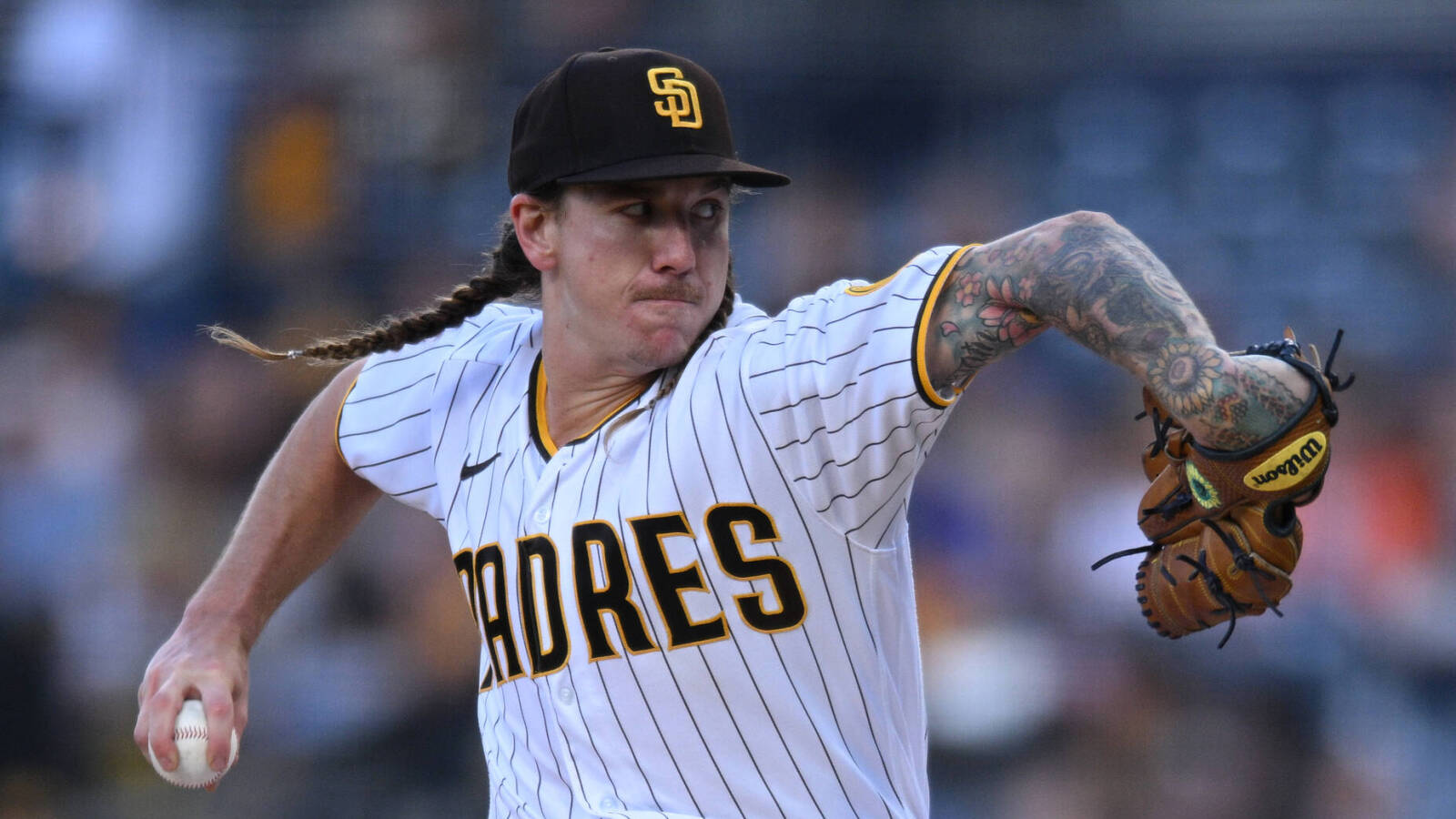 Mike Clevinger rocked a wild hairstyle during latest start | Yardbarker