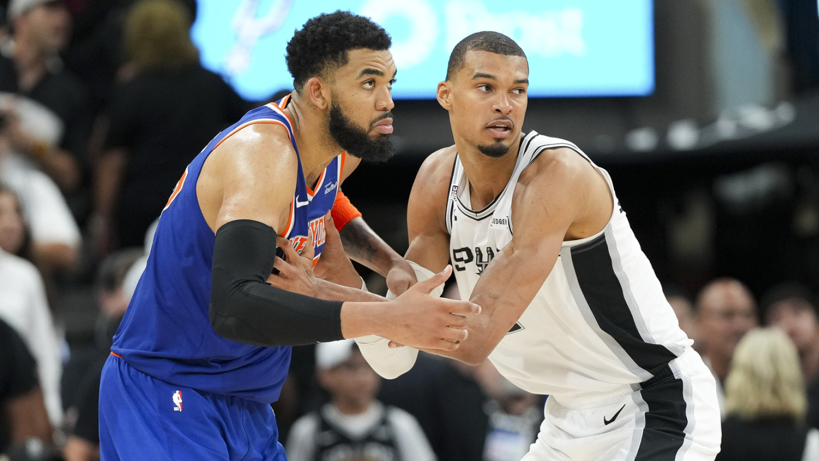 https://www.yardbarker.com/media/a/e/ae0931c142f6393475b8f7972b539f6a494c6b76/thumb_16x9/magic-johnson-weighs-on-knicks-spurs-nba-finals.jpg?v=1