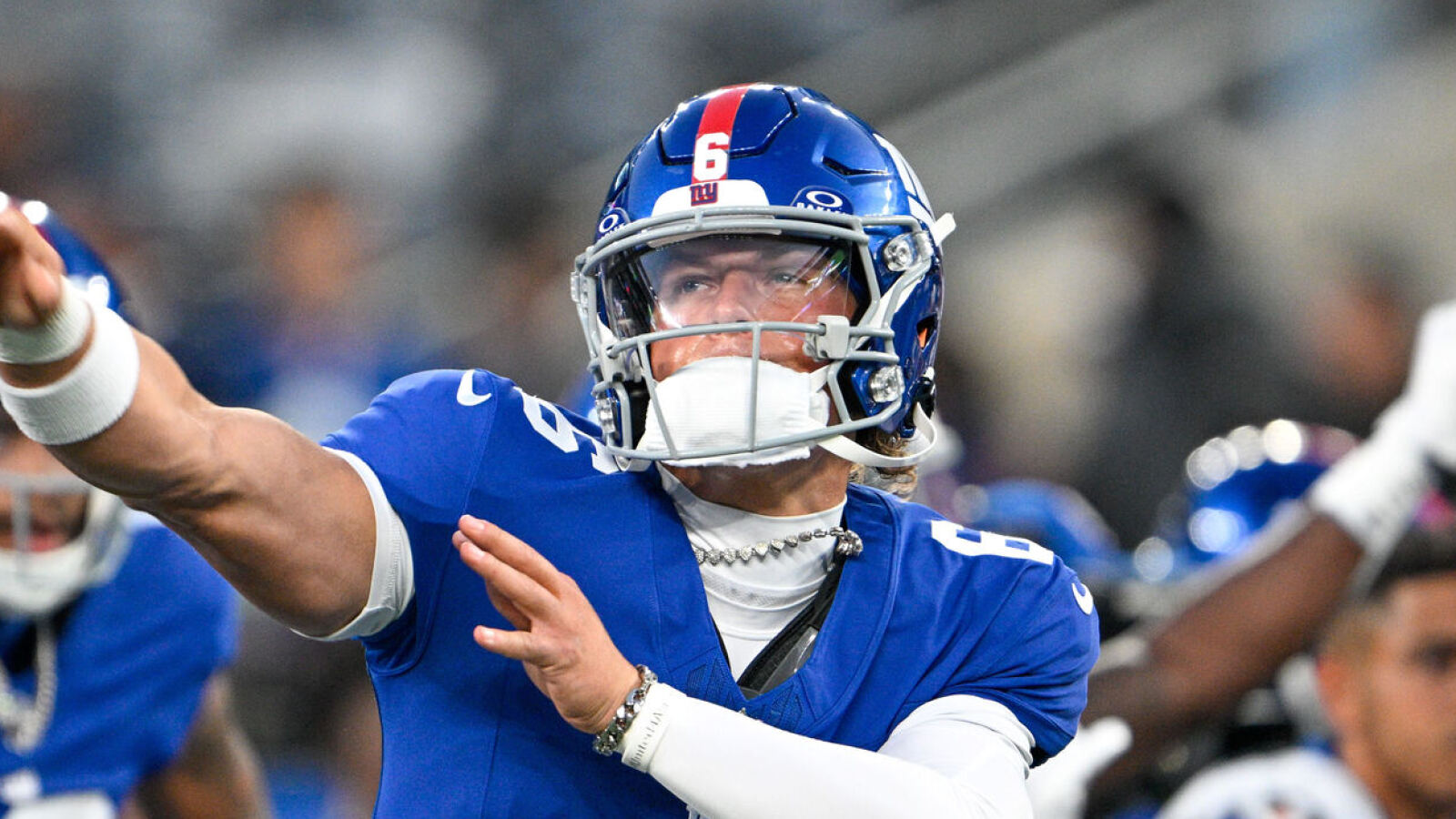 https://www.yardbarker.com/media/a/e/ae1c154aad90b8ade93244803bae30231277799b/thumb_16x9/details-emerge-on-giants-plans-jaxson-dart.jpg?v=1