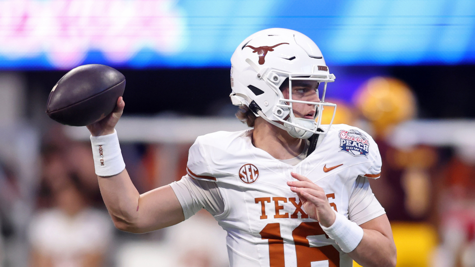 Texas' Arch Manning reacts to grandfather's 2026 NFL Draft prediction