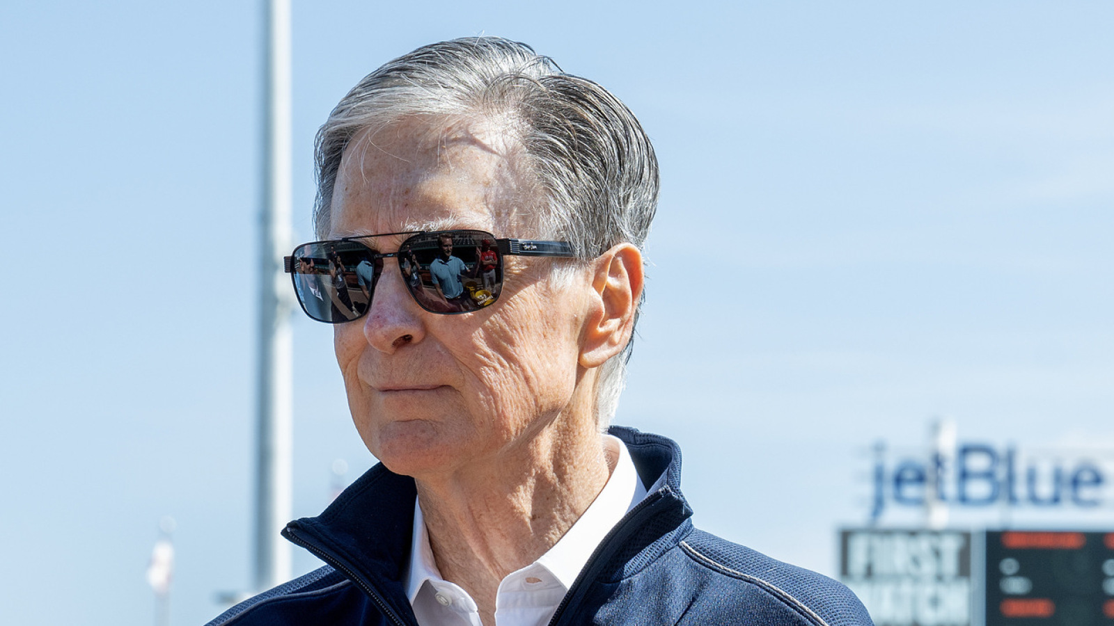 https://www.yardbarker.com/media/a/e/ae318f2958182b6f256985d0a6315d20b4ee72a6/thumb_16x9/red-sox-owner-john-henry-serenaded-sell-team.jpg?v=1