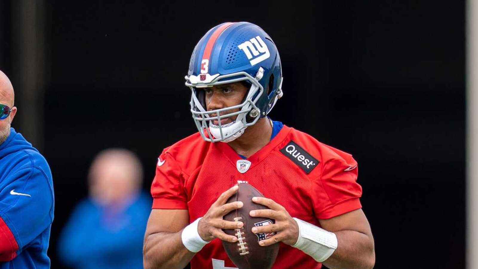 https://www.yardbarker.com/media/a/e/ae60cf2cf30765c1dd978d64fbef7c7c21c2e3f5/thumb_16x9/russell-wilson-discusses-embracing-opportunity.jpg?v=1