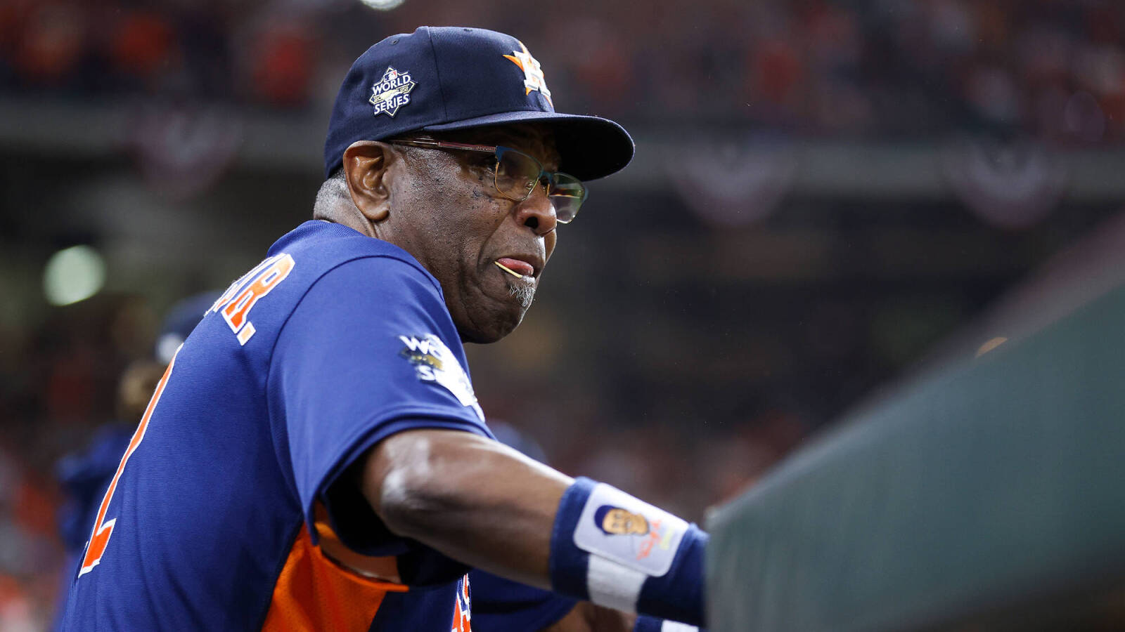 Watch: Dusty Baker gets mobbed after his first World Series win - Vimarsana News