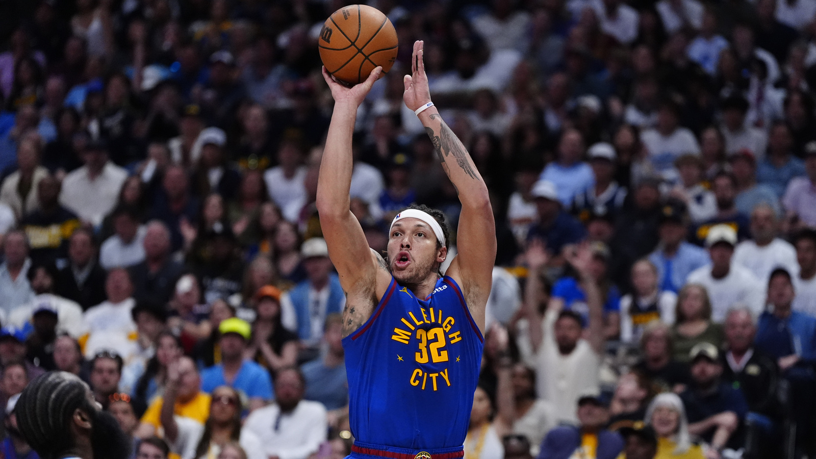 https://www.yardbarker.com/media/a/e/ae9f49cb4b82865d65f37d6bd63c3b504926c8dd/thumb_16x9/3-2025-denver-colorado-usa-denver-nuggets-forward.jpg