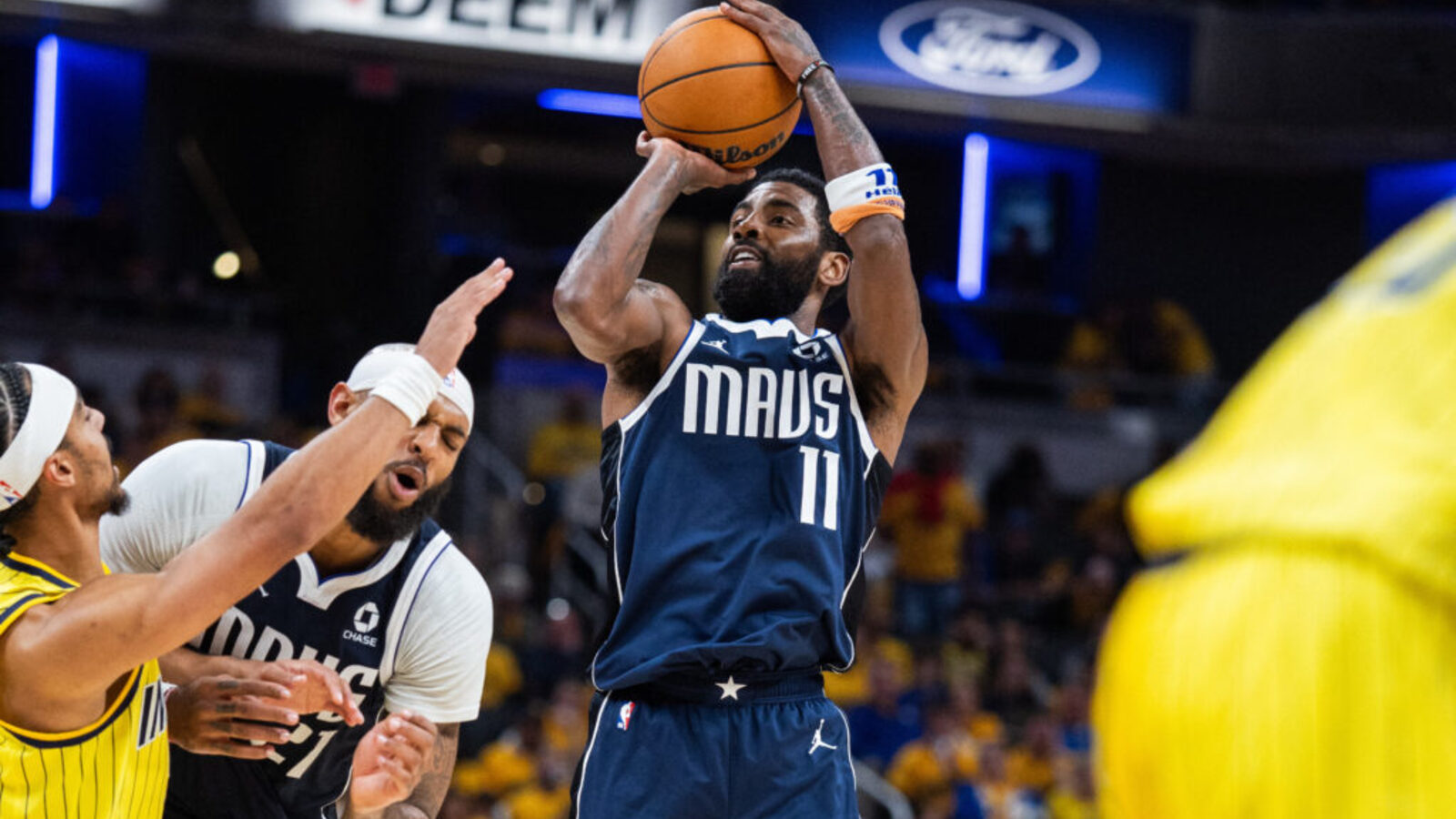 Kyrie Irving Leads Mavericks Past Pacers