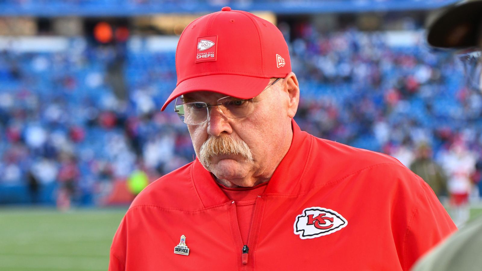 https://www.yardbarker.com/media/a/f/af2894f8c0cf45318328549193968e30d2f2f142/thumb_16x9/reid-opens-controversial-fourth-down-call-chiefs.jpg?v=2