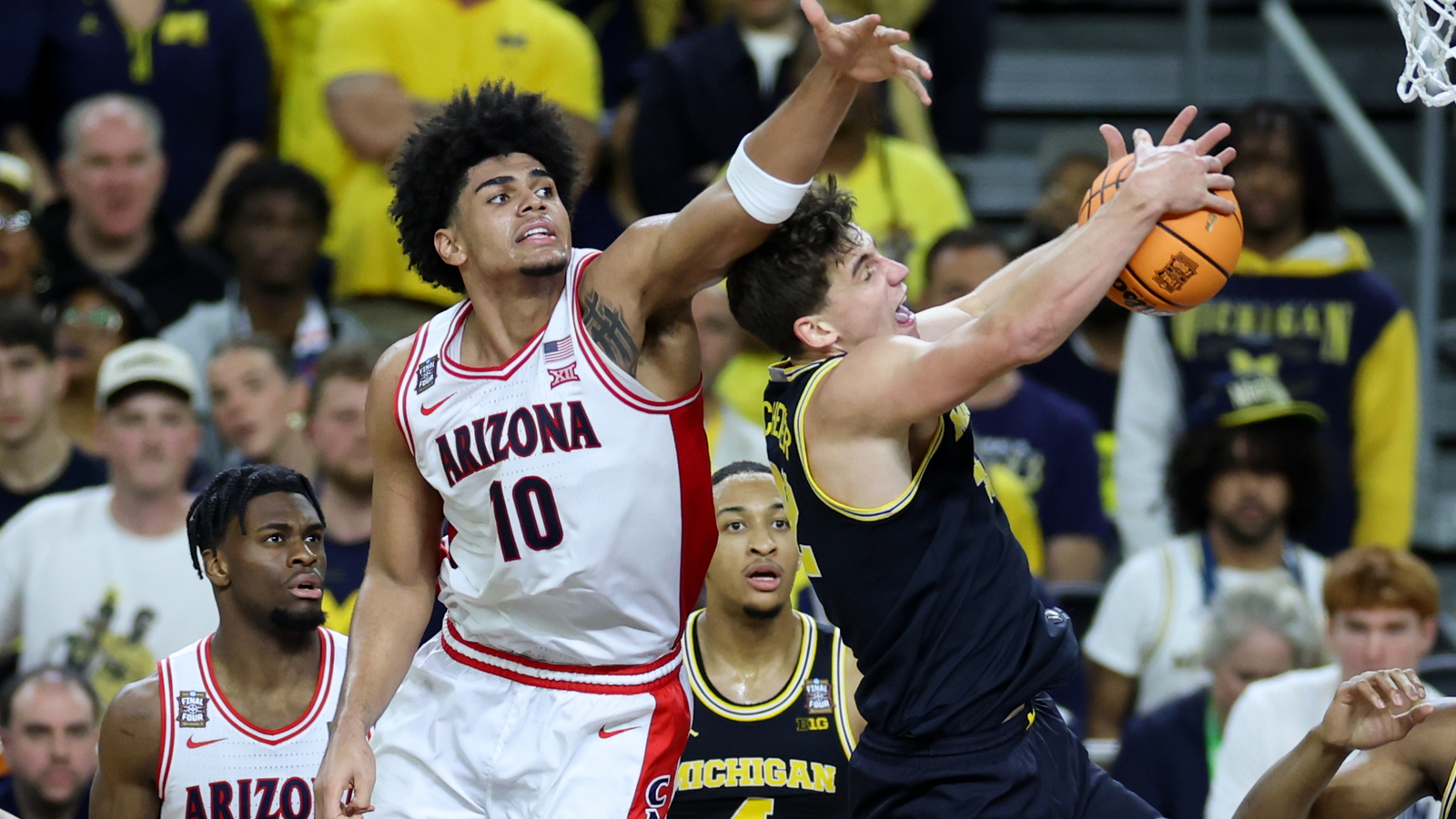 https://www.yardbarker.com/media/a/f/af40040f7fe99568181fa8f3a073e86849df67ce/thumb_16x9/apr-4-2026-indianapolis-usa-michigan-wolverines.jpg