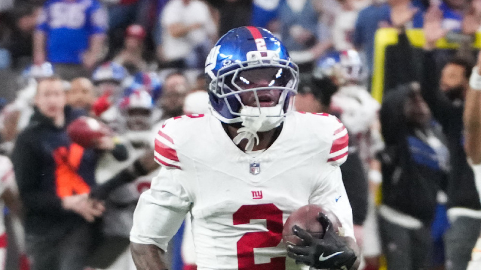 https://www.yardbarker.com/media/a/f/af70d233aa3f758205b847b52b62d4fb2962d42e/thumb_16x9/giants-improve-3-1-game-sealing-pick-6.jpg?v=2