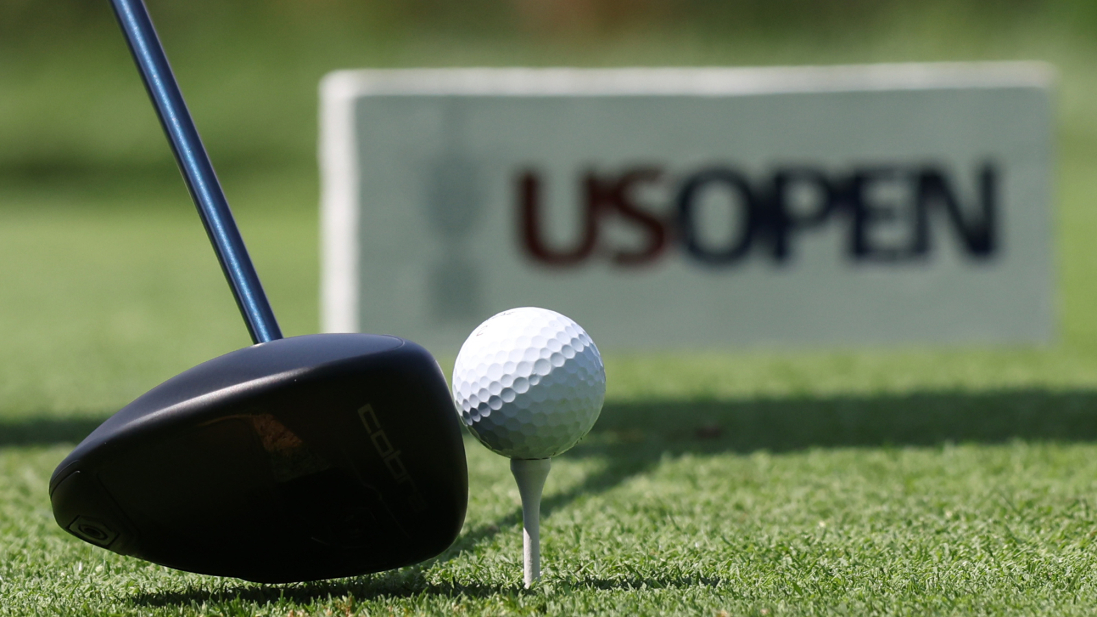 https://www.yardbarker.com/media/a/f/af92e8b0720a3d3ebe24d737f012104a8a996ea4/thumb_16x9/crazy-practice-green-rule-open-golfers-seeing-red.jpg?v=1