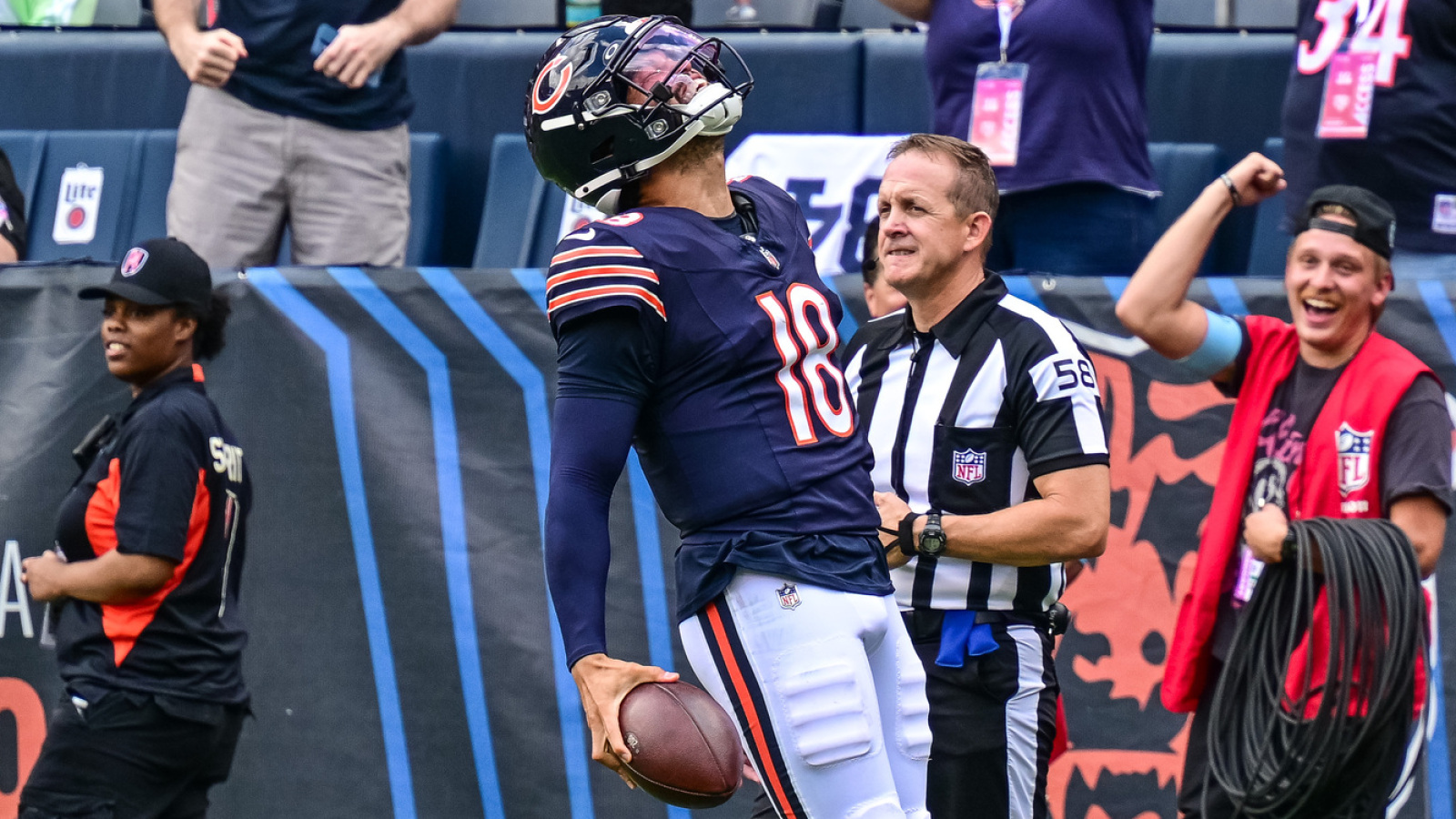 https://www.yardbarker.com/media/a/f/afd4eff686b8fb1b55c3136a8bf63c0b43b39736/thumb_16x9/nfl-franchise-rookie-qb-touchdown-leaders-quiz.jpg?v=1