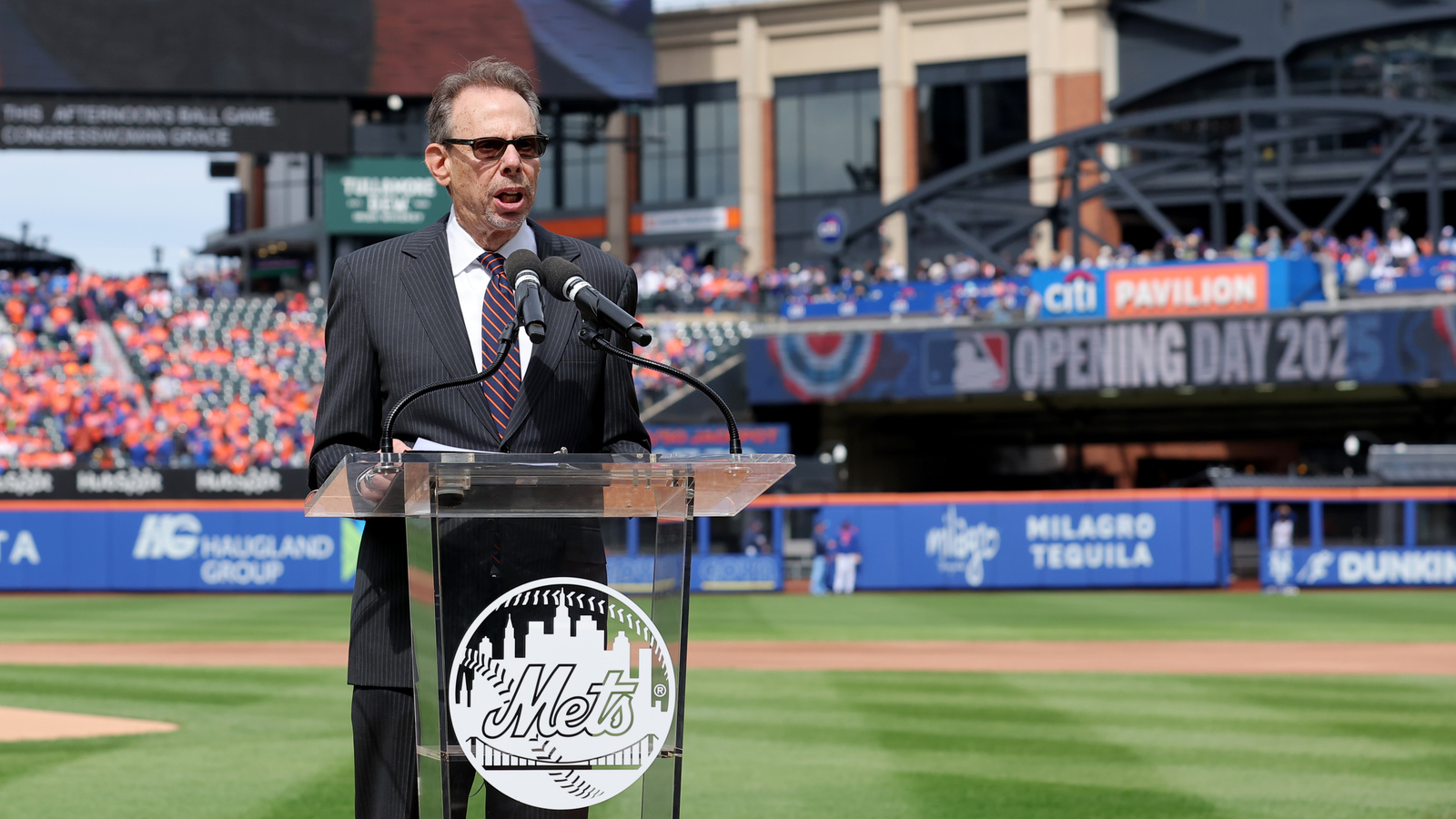 Iconic Mets announcer Howie Rose retiring after 2026 season | Yardbarker