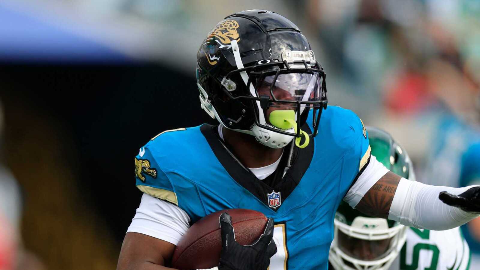 https://www.yardbarker.com/media/b/0/b05590ee510ec14605e485cec4a9d81a4f44c737/thumb_16x9/five-potential-travis-etienne-landing-spots-amid.jpg?v=1